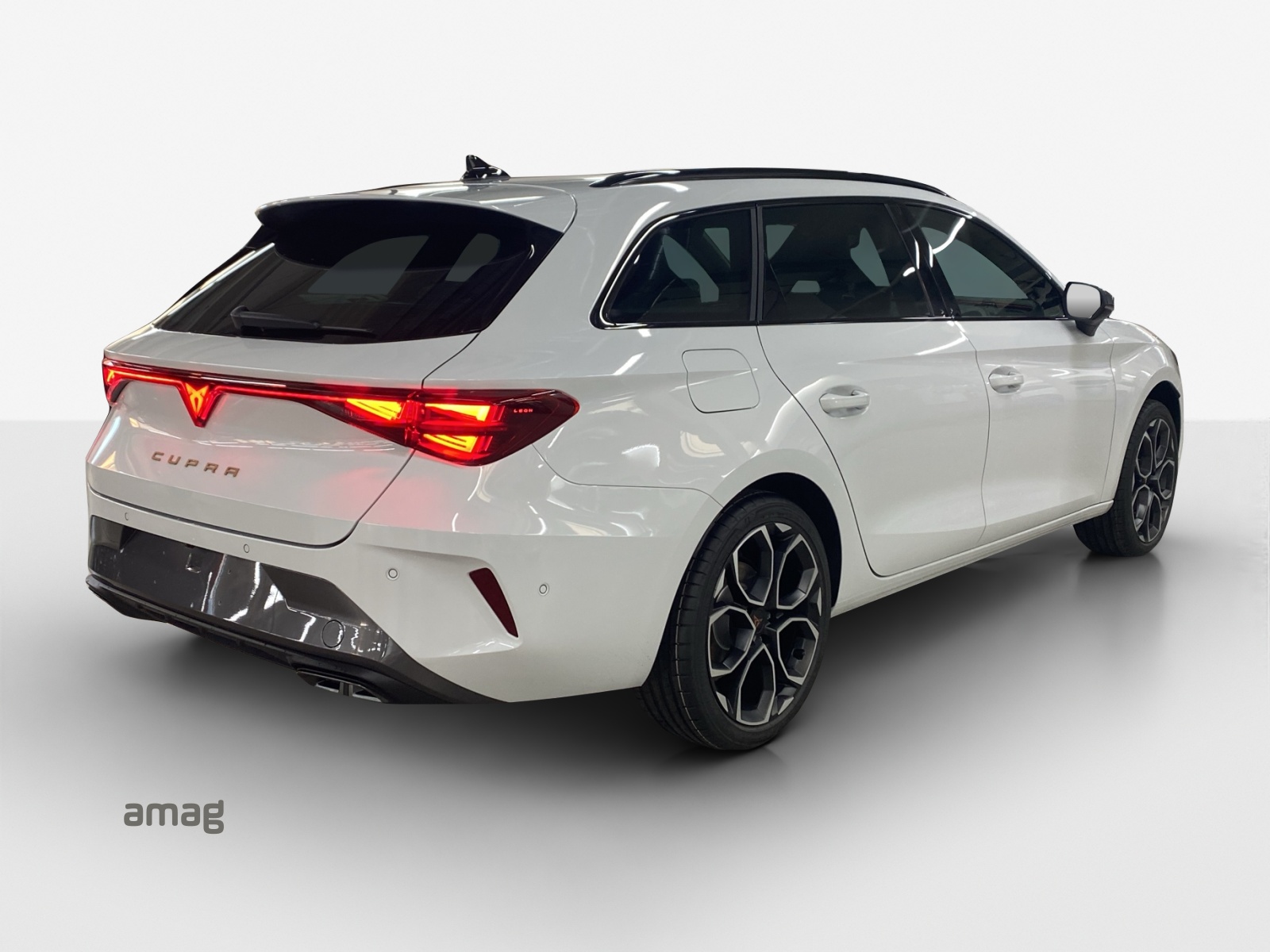 CUPRA LEON ST 2.0 TSI DSG 4Drive-image-4