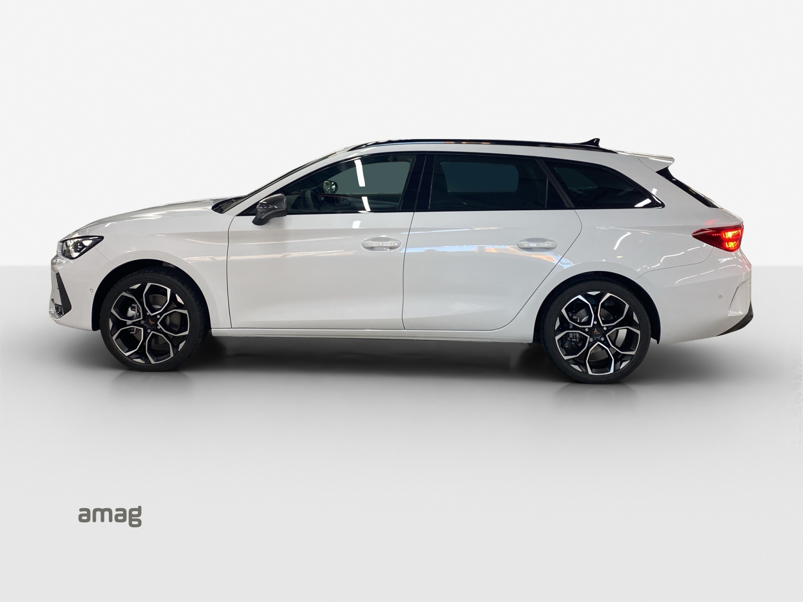 CUPRA LEON ST 2.0 TSI DSG 4Drive-image-1