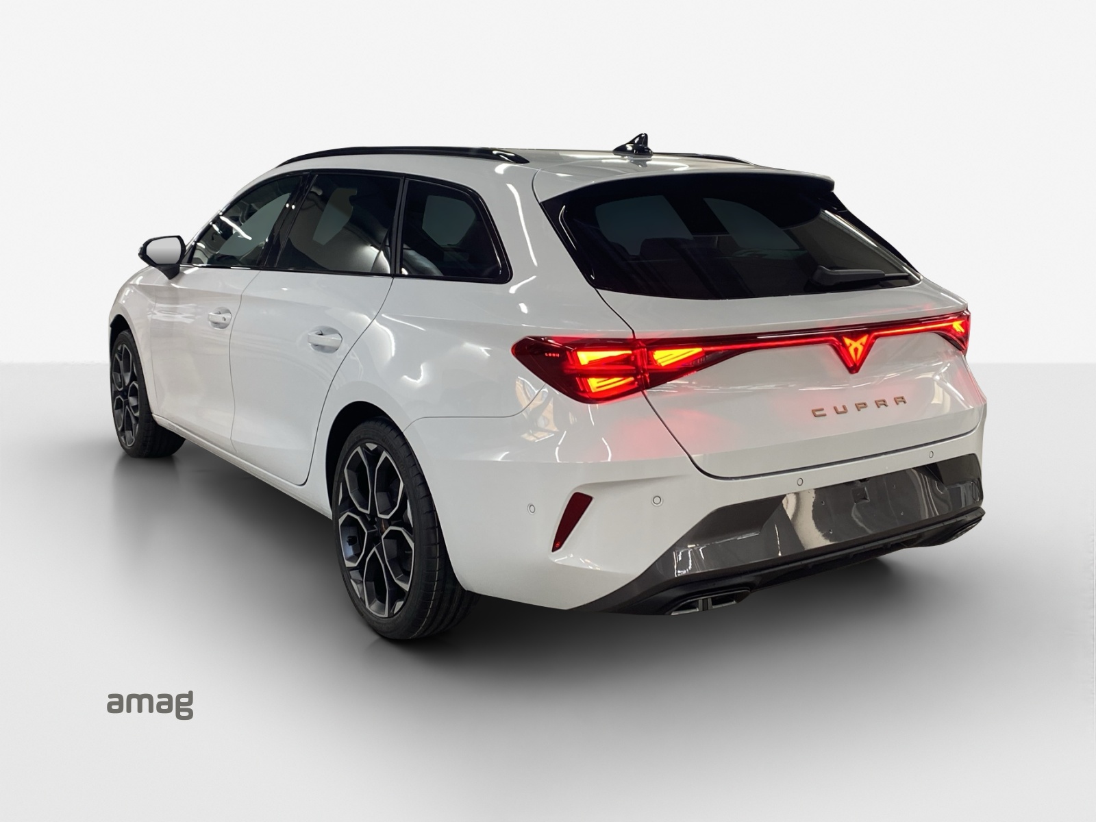 CUPRA LEON ST 2.0 TSI DSG 4Drive-image-2