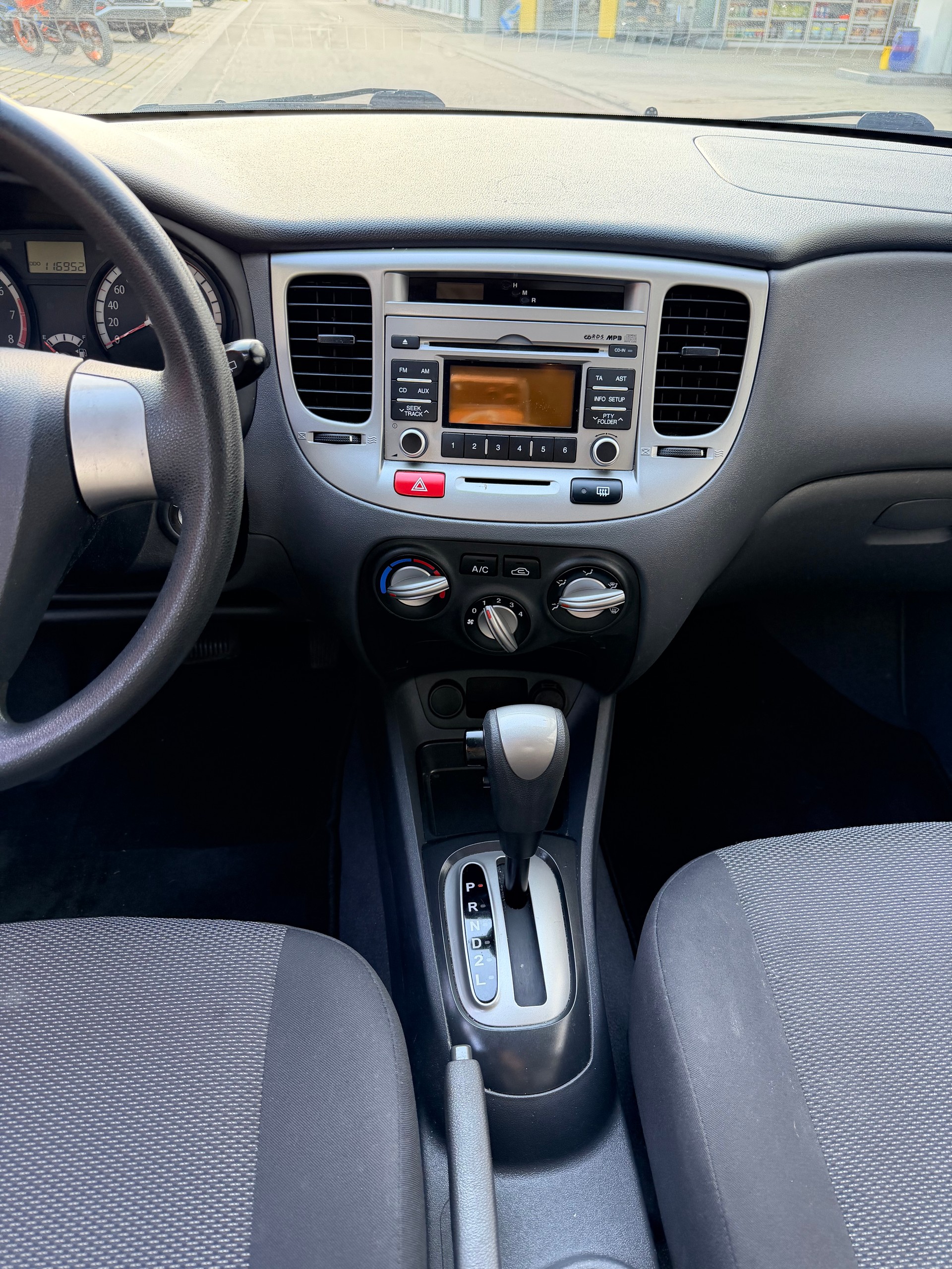 KIA Rio 1.6 CVVT Trend-image-6