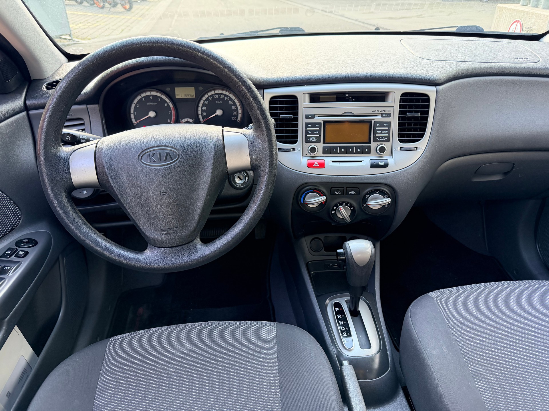 KIA Rio 1.6 CVVT Trend-image-1