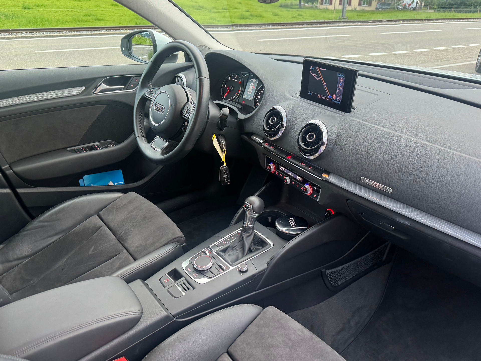 AUDI A3 Sportback 2.0 TDI Ambition quattro S-tronic-image-6