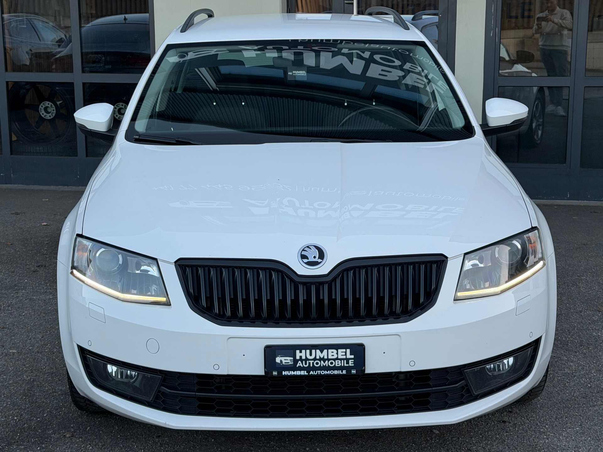 SKODA Octavia Combi 2.0 TDI Ambition 4x4 DSG-image-1