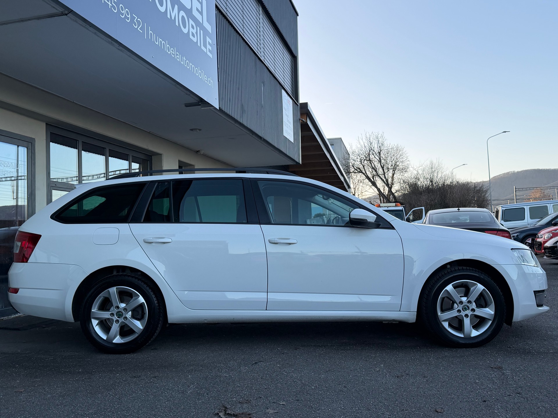 SKODA Octavia Combi 2.0 TDI Ambition 4x4 DSG-image-4