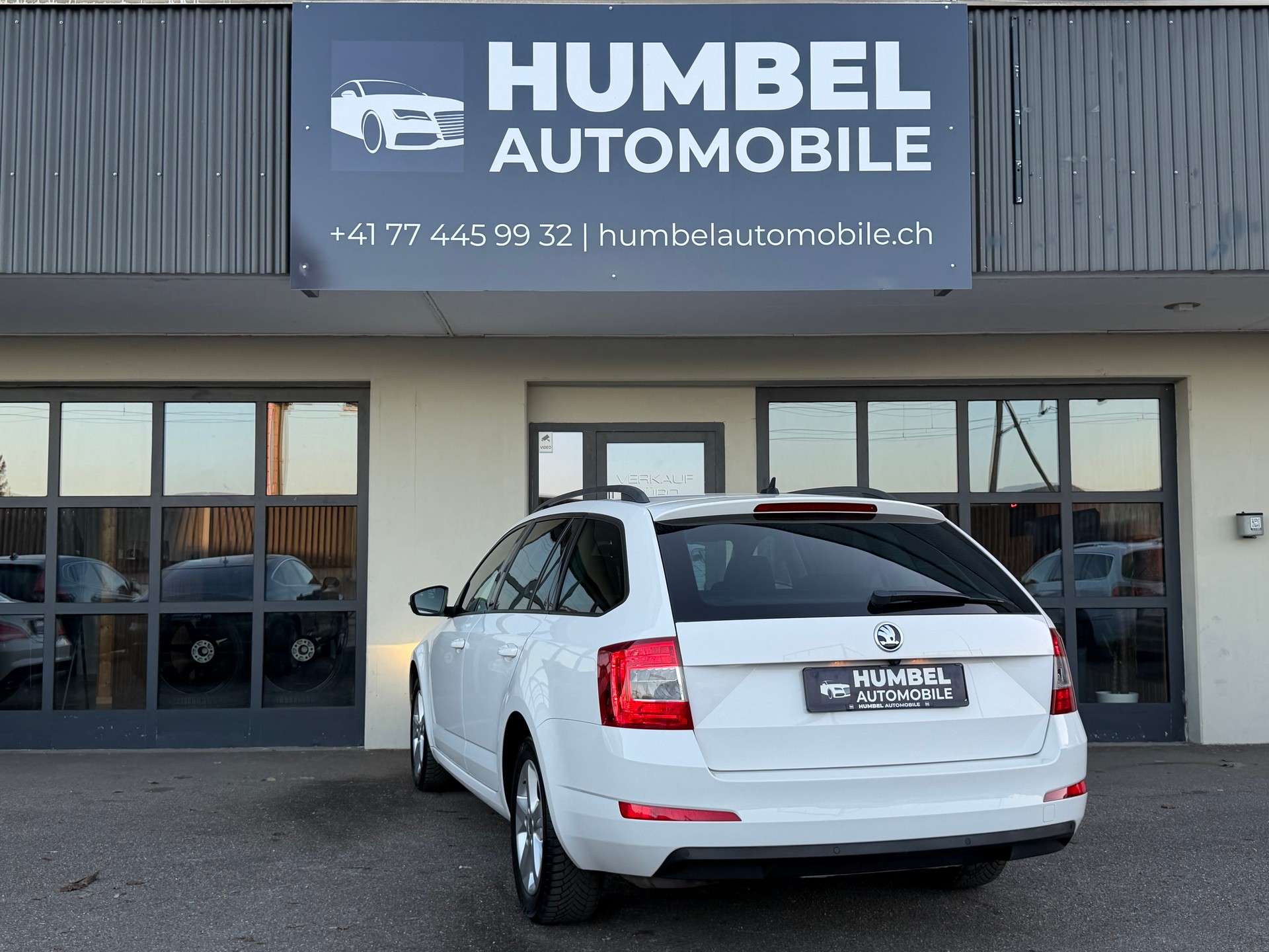 SKODA Octavia Combi 2.0 TDI Ambition 4x4 DSG-image-2