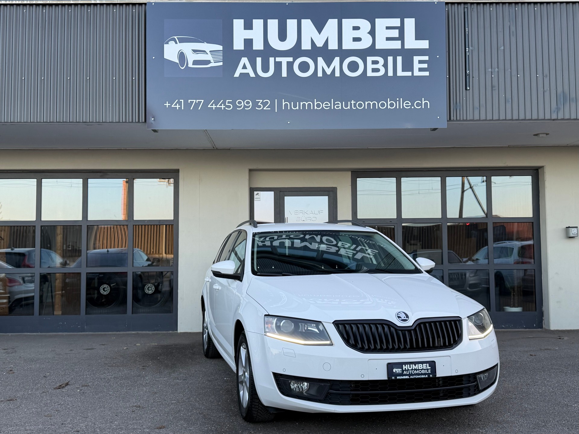 SKODA Octavia Combi 2.0 TDI Ambition 4x4 DSG-image-0