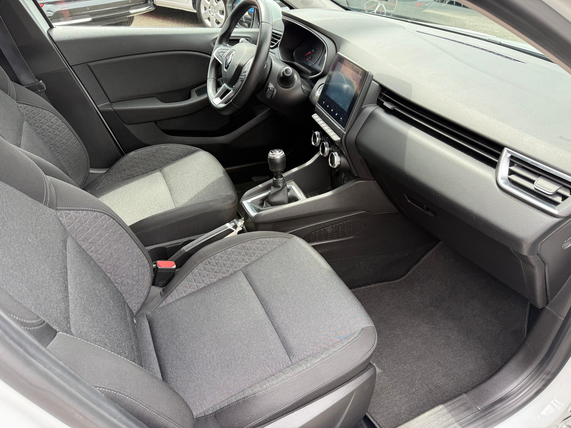 RENAULT Clio 1.0 Business-image-8