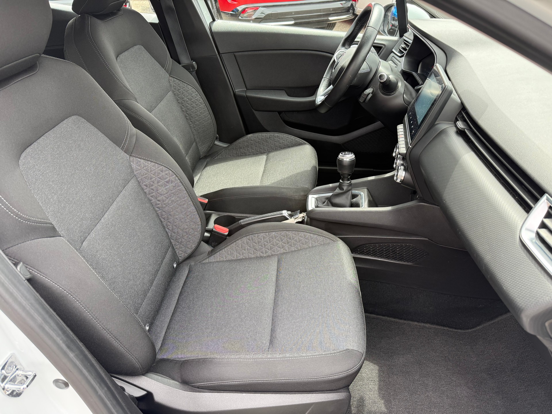 RENAULT Clio 1.0 Business-image-9