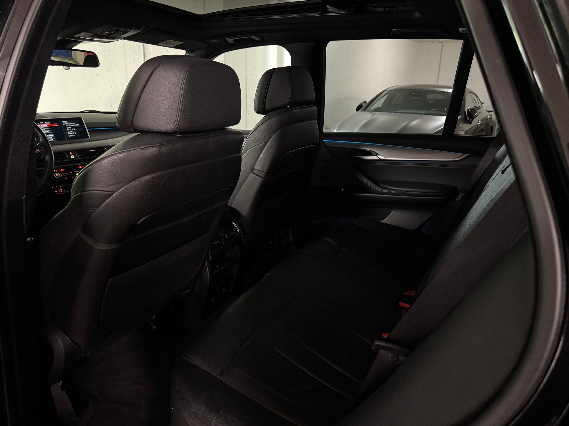 BMW X5 xDrive 40d Steptronic M-Paket / 22-Zoll Aversus Felgen-image-14
