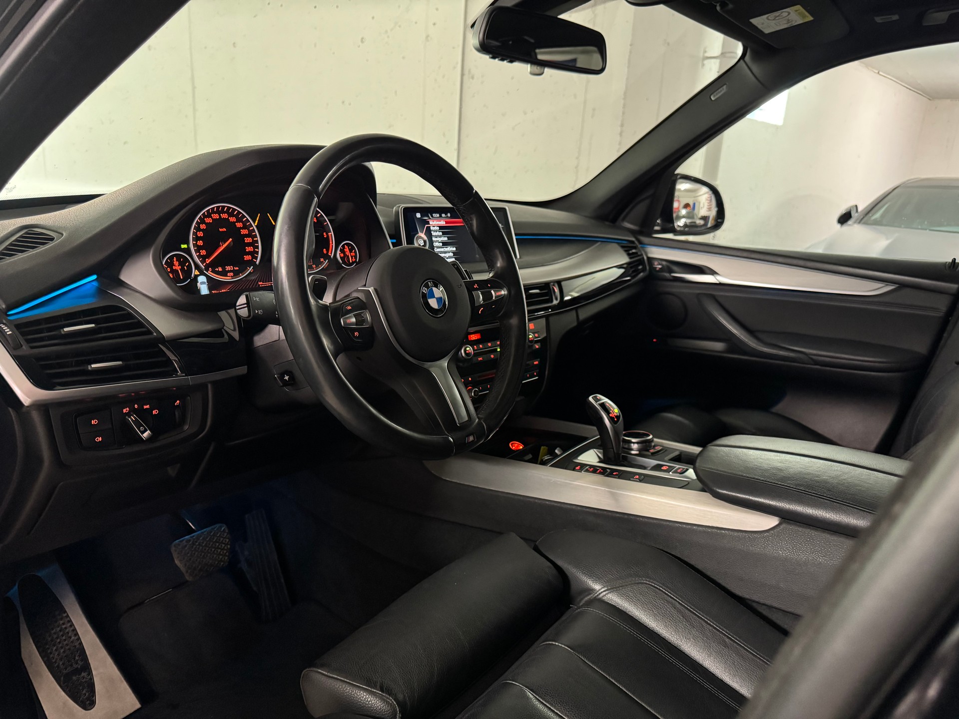 BMW X5 xDrive 40d Steptronic M-Paket / 22-Zoll Aversus Felgen-image-9