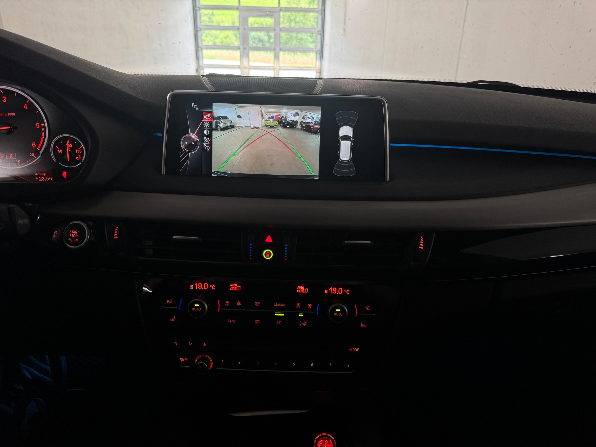 BMW X5 xDrive 40d Steptronic M-Paket / 22-Zoll Aversus Felgen-image-15