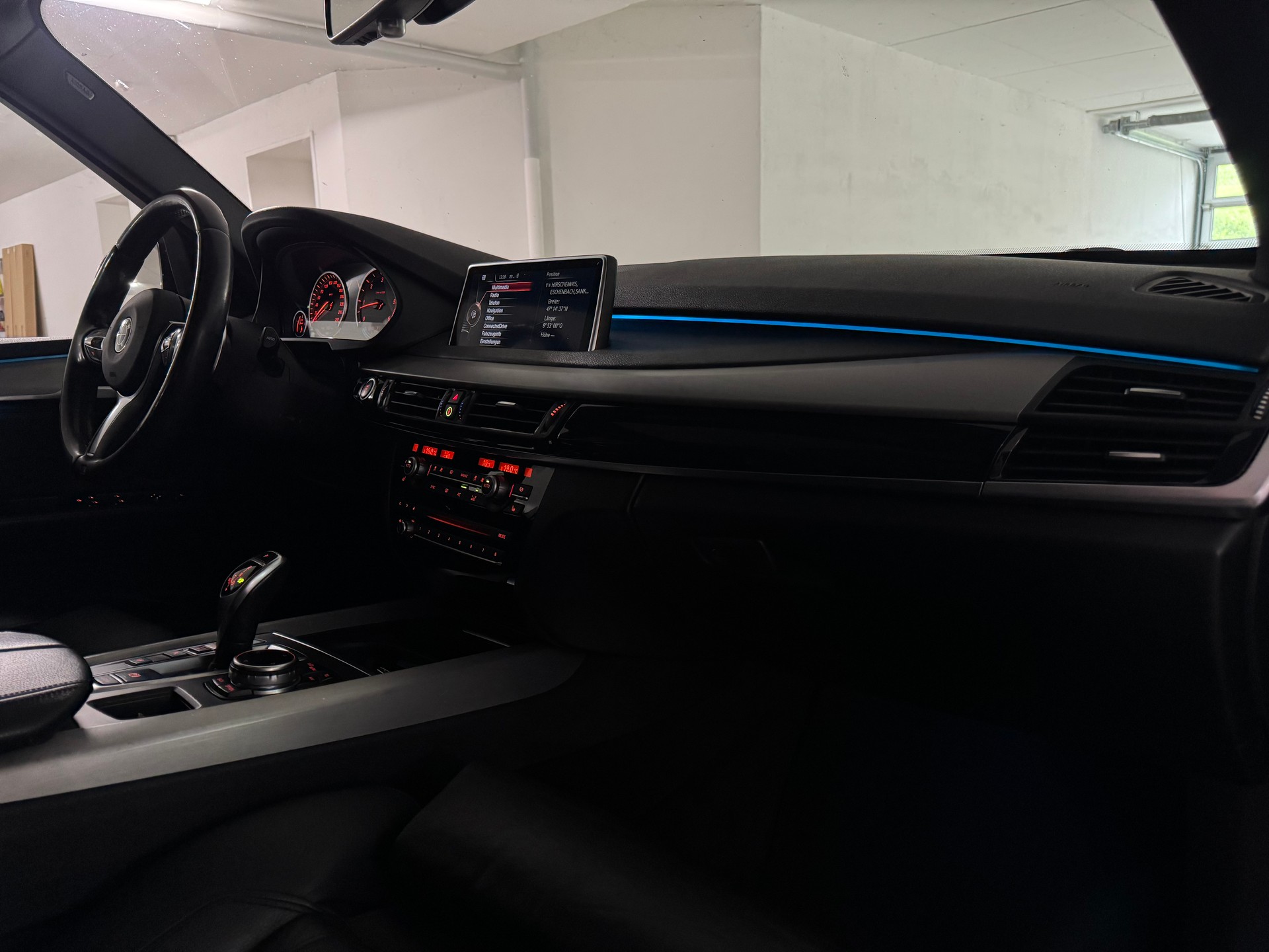 BMW X5 xDrive 40d Steptronic M-Paket / 22-Zoll Aversus Felgen-image-12