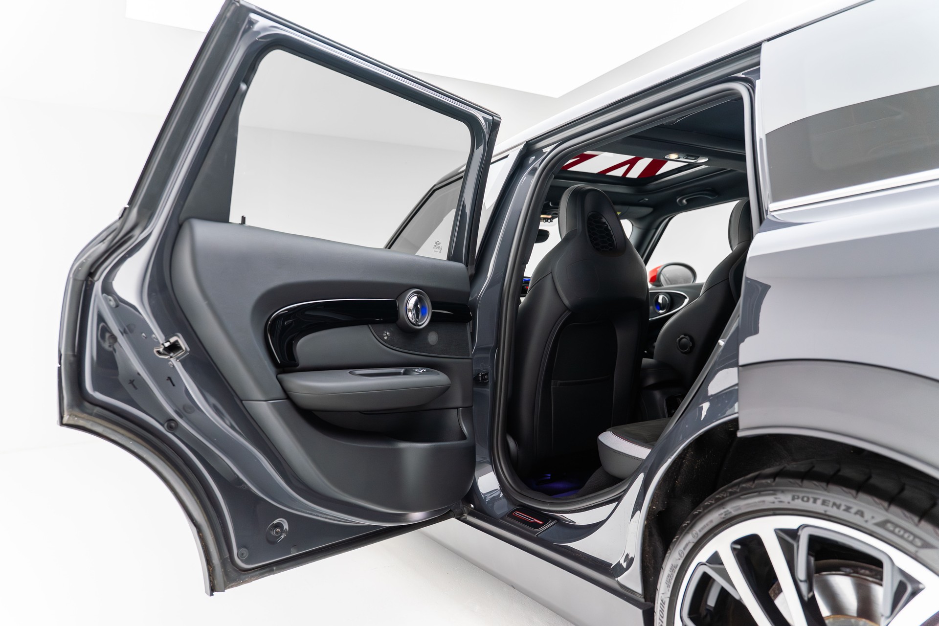 MINI Clubman Cooper John Cooper Works ALL4 Steptronic - GP INSPIRED-image-16