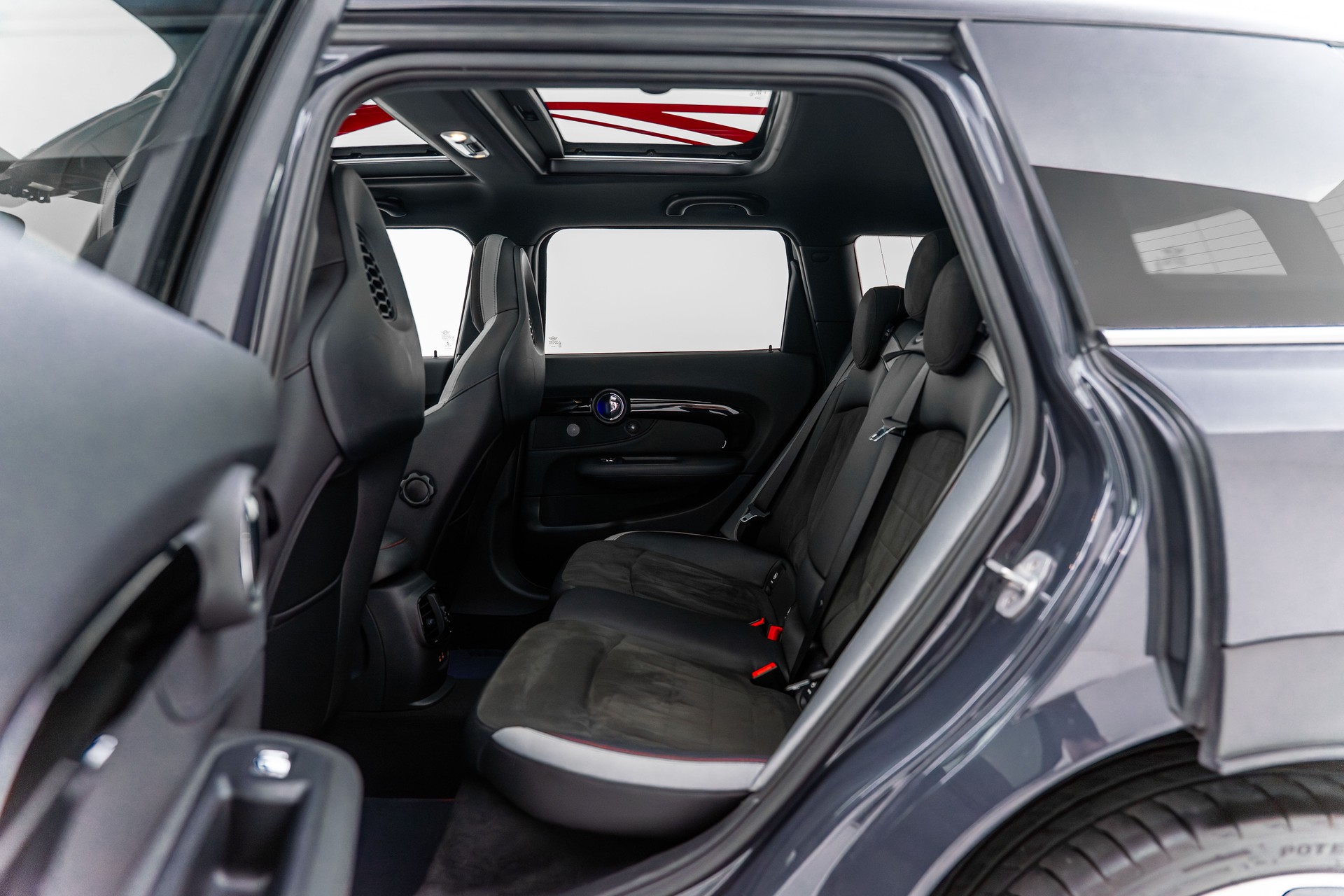 MINI Clubman Cooper John Cooper Works ALL4 Steptronic - GP INSPIRED-image-17
