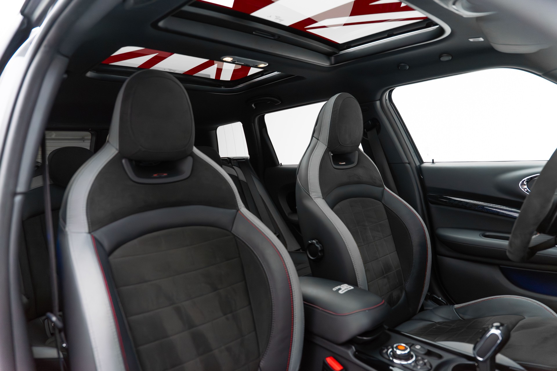 MINI Clubman Cooper John Cooper Works ALL4 Steptronic - GP INSPIRED-image-21
