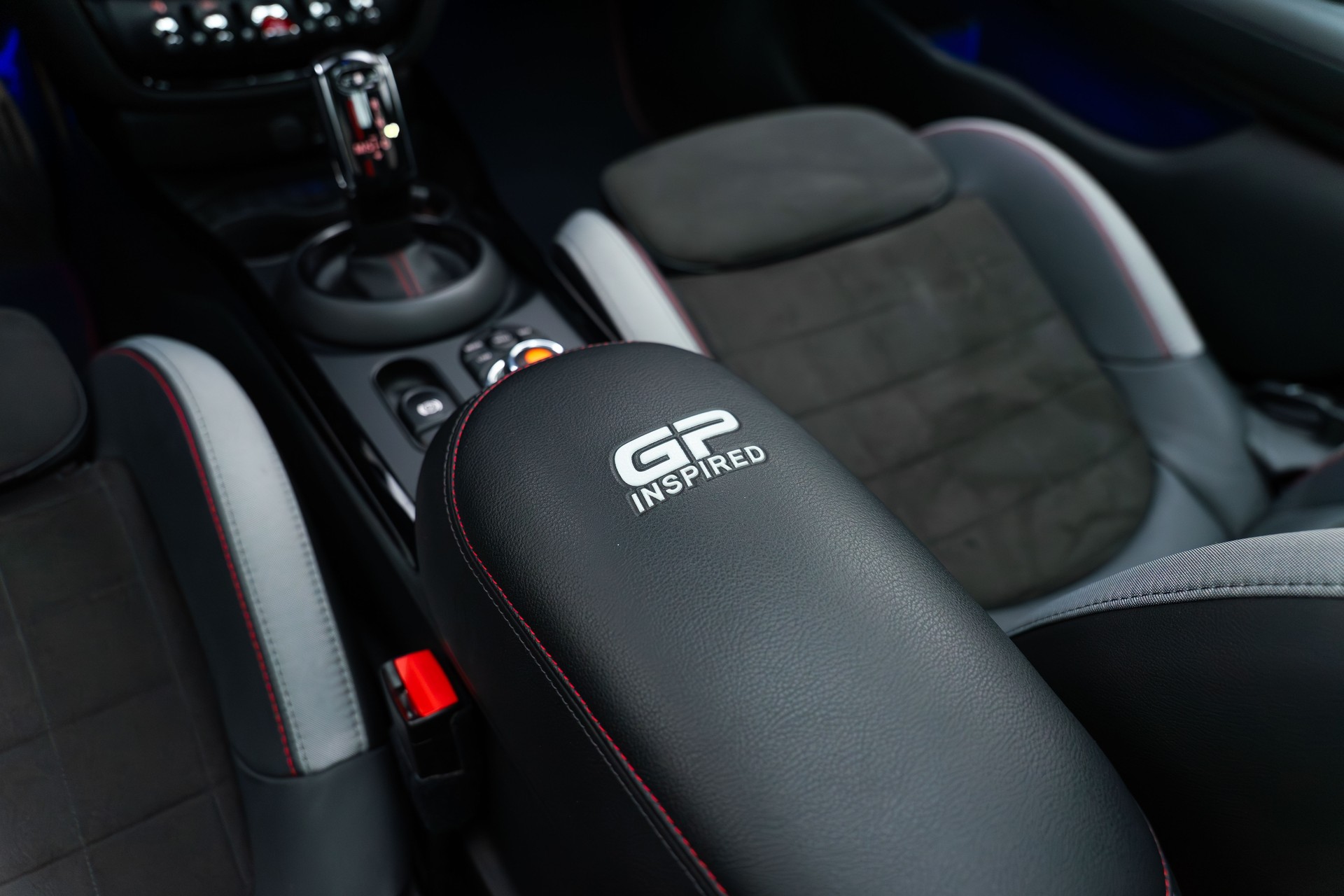 MINI Clubman Cooper John Cooper Works ALL4 Steptronic - GP INSPIRED-image-15
