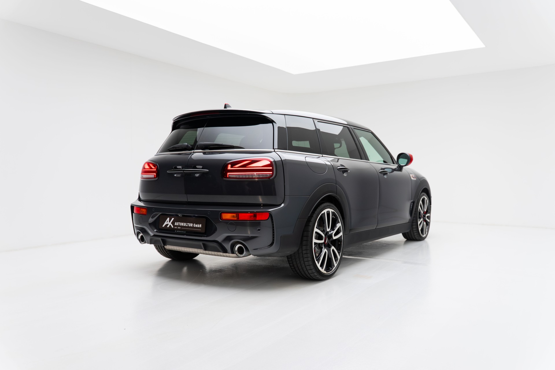 MINI Clubman Cooper John Cooper Works ALL4 Steptronic - GP INSPIRED-image-8