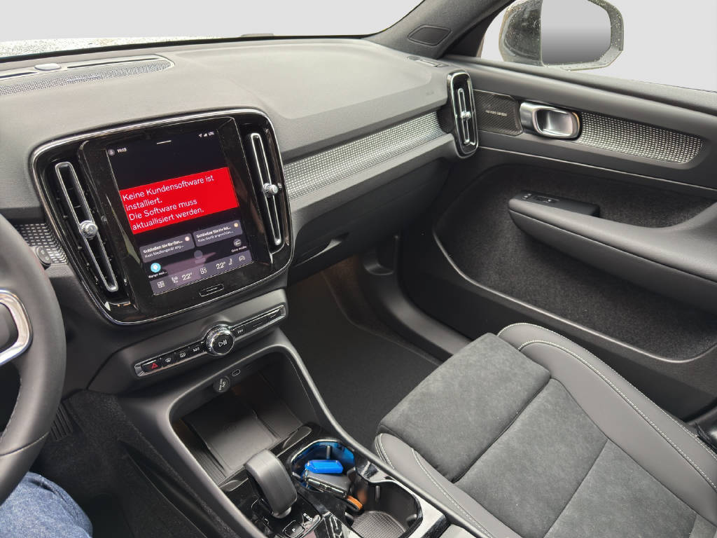 VOLVO EX40 Twin XCENTRIC Edition AWD-image-9