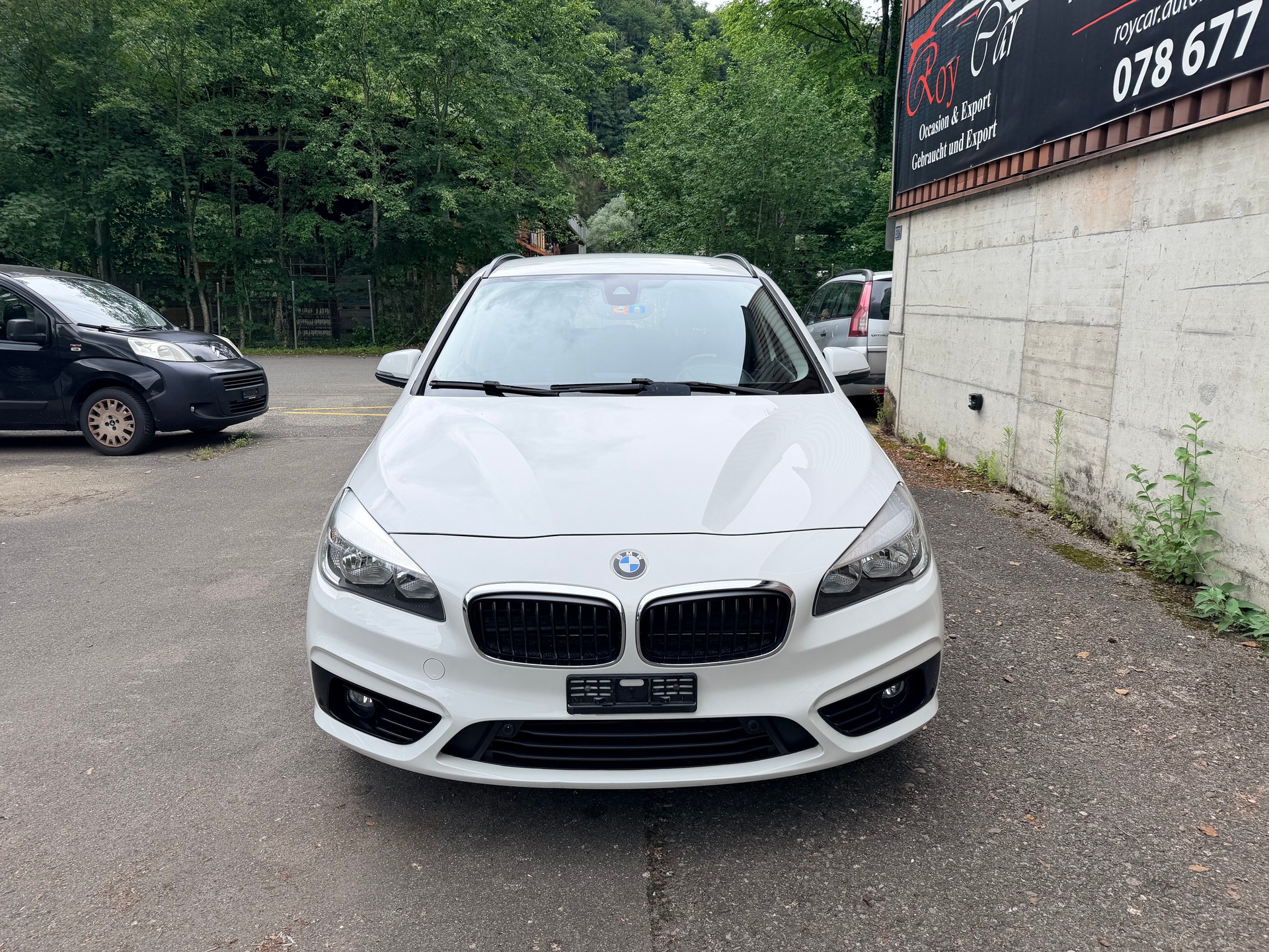 BMW 218d Active Tourer Steptronic-image-1