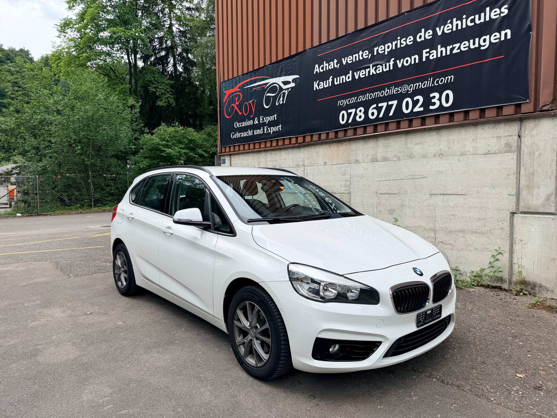 BMW 218d Active Tourer Steptronic-image-0