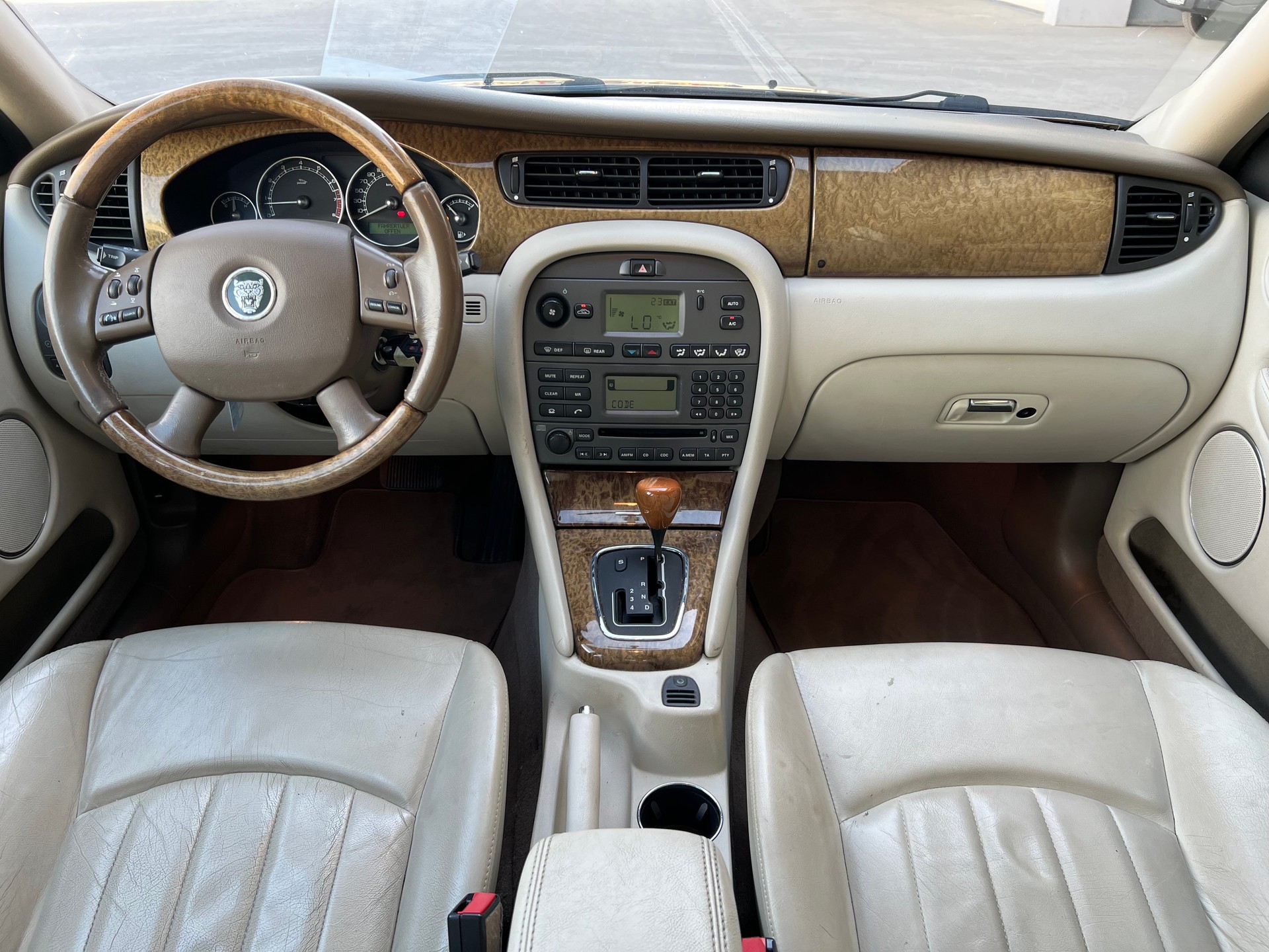 JAGUAR X-Type 3.0 V6 Traction4 Executive-image-12