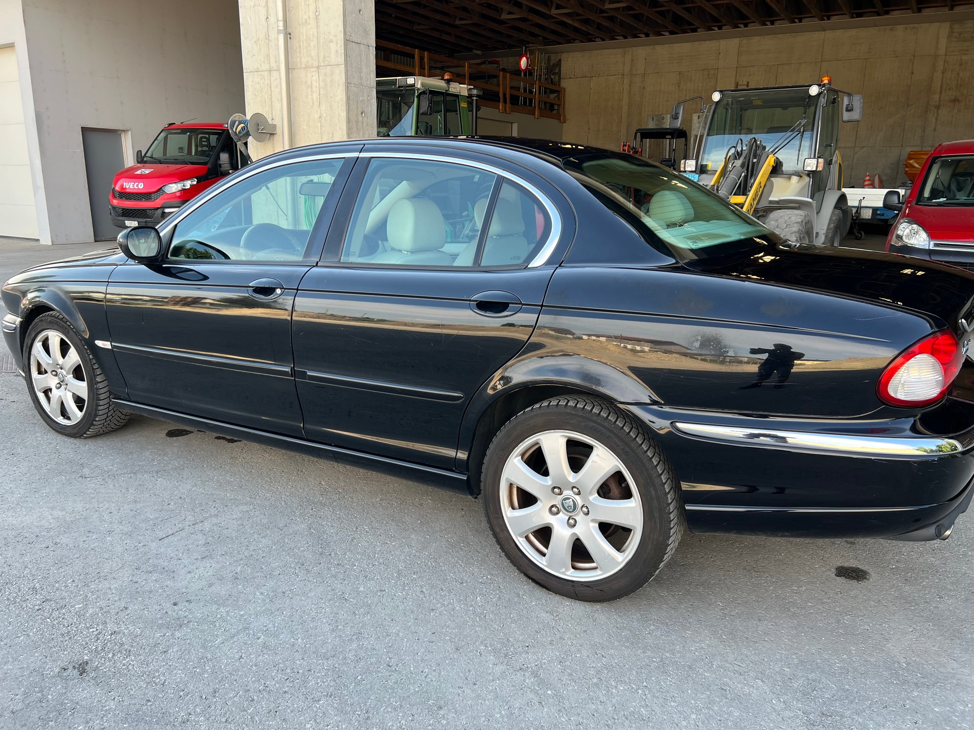 JAGUAR X-Type 3.0 V6 Traction4 Executive-image-3