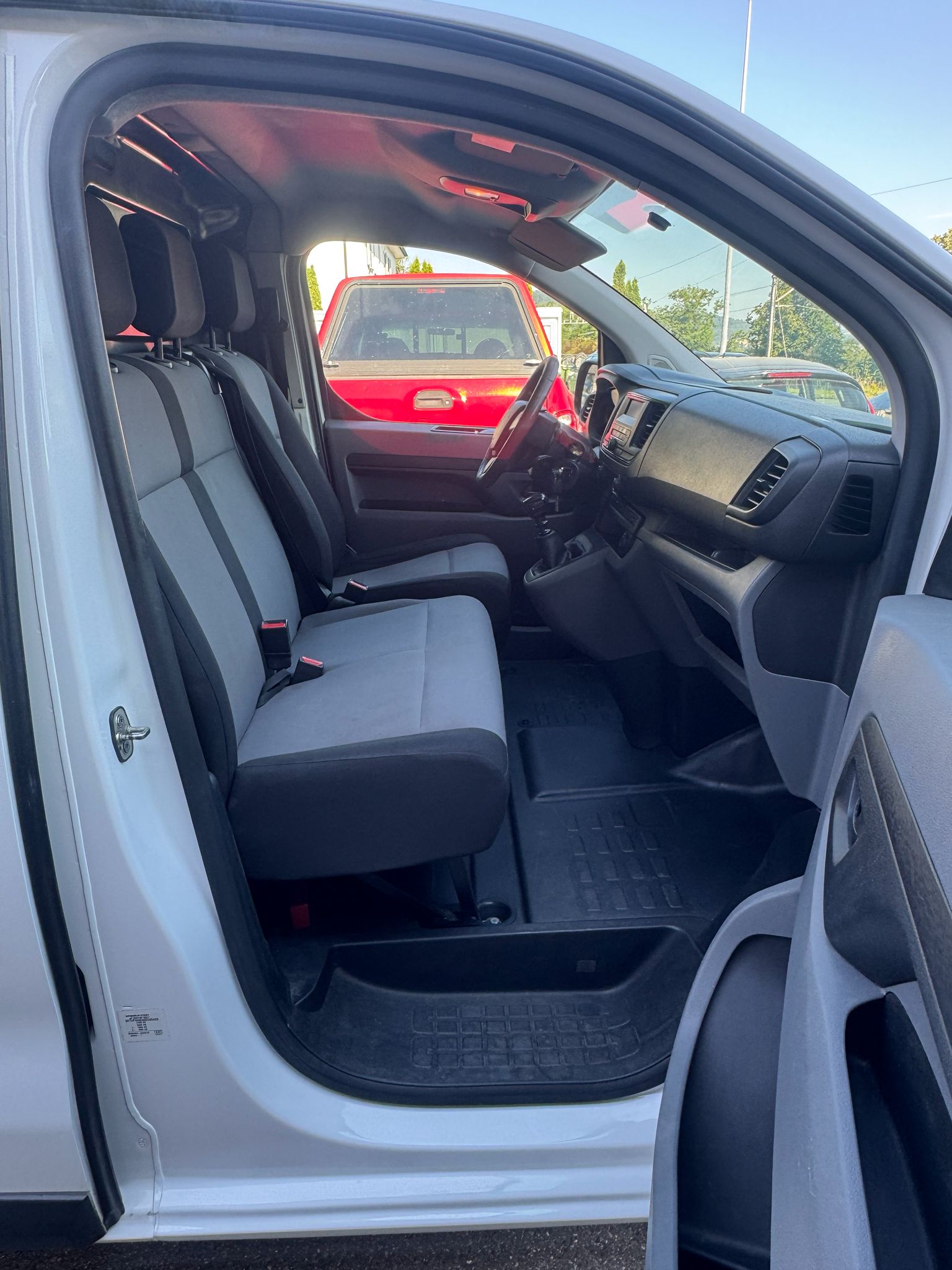 CITROEN Jumpy 2.0 BlueHDi 120 M Attraction-image-8
