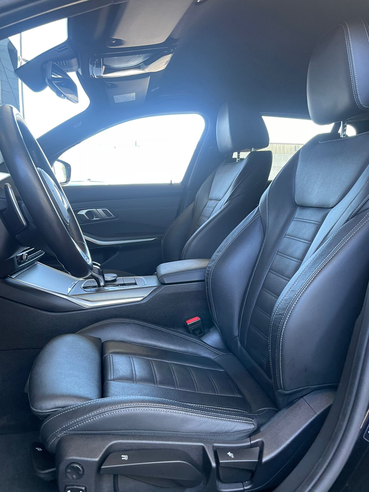 BMW 320d xDrive SAG Touring-image-5