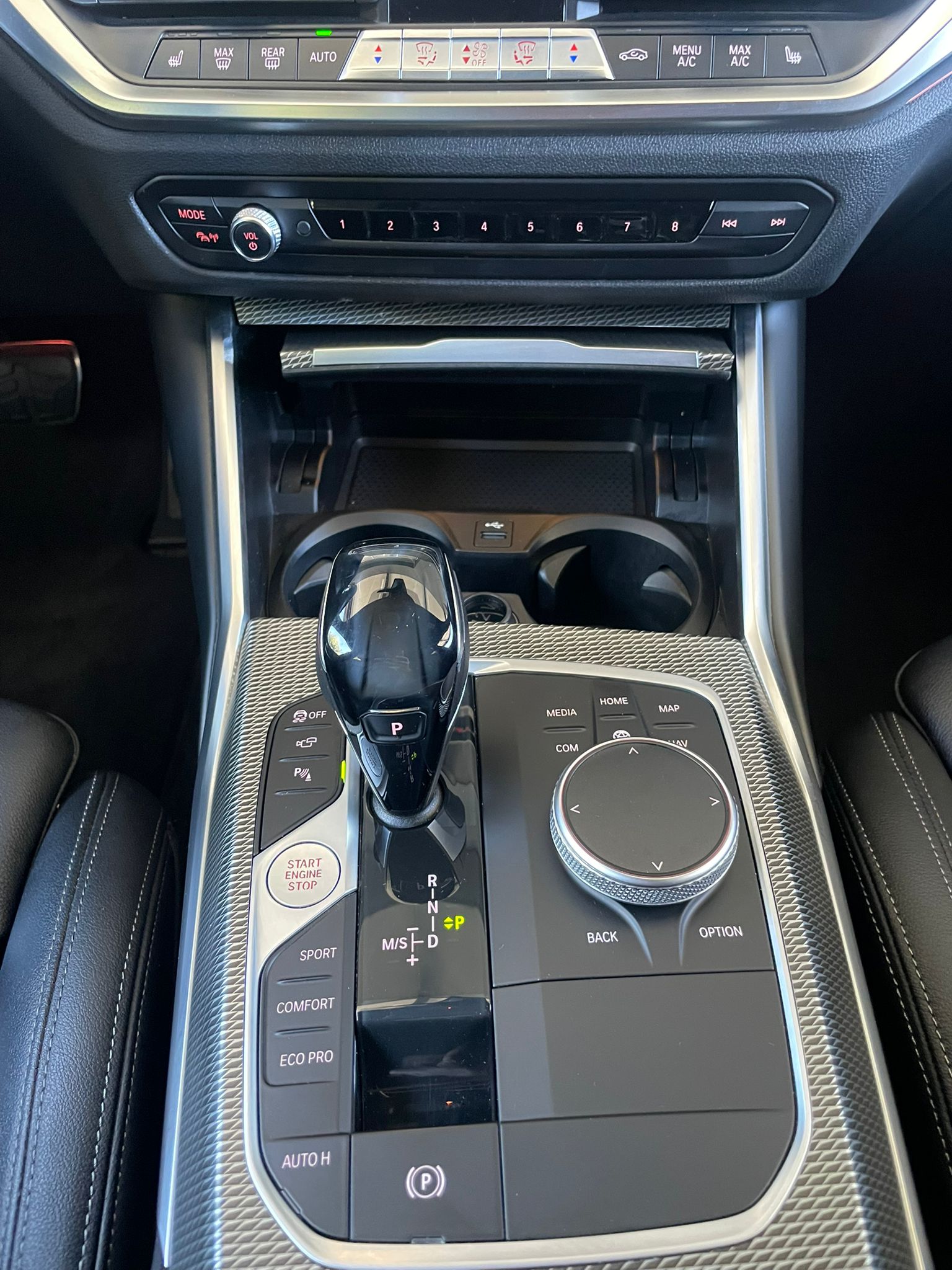 BMW 320d xDrive SAG Touring-image-9