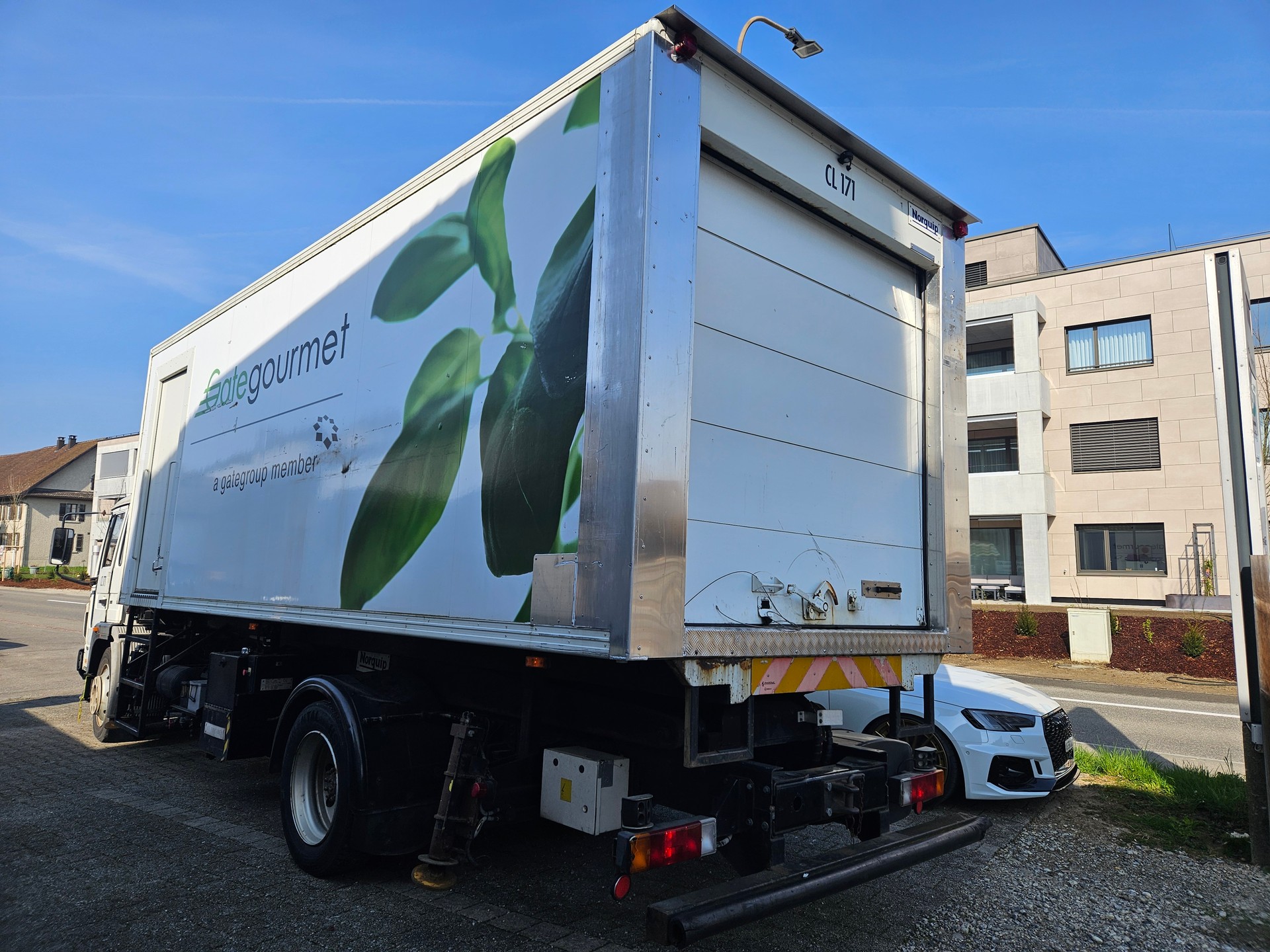 VOLVO FL6 15-image-3