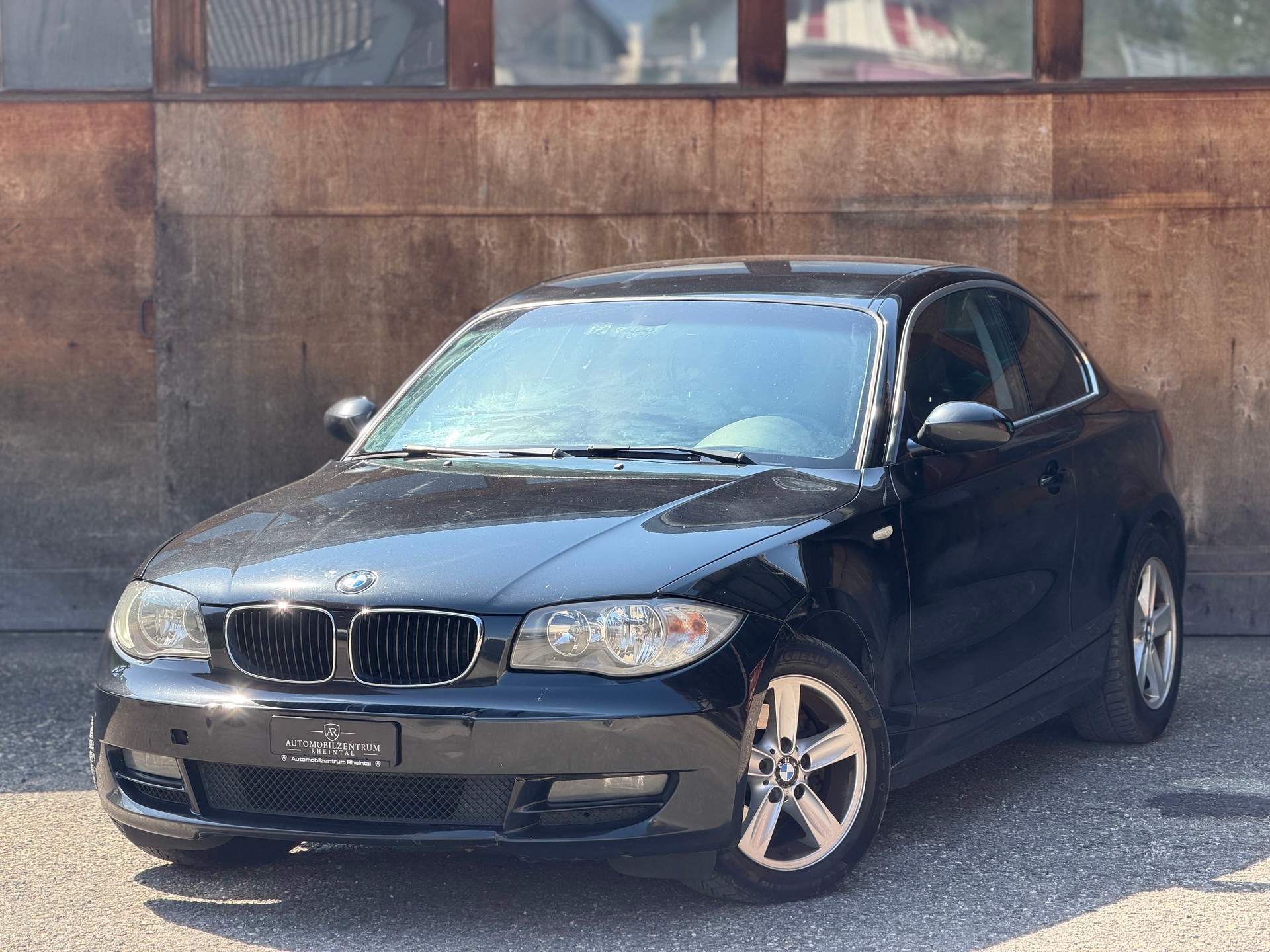 BMW 120d Coupé-image-0