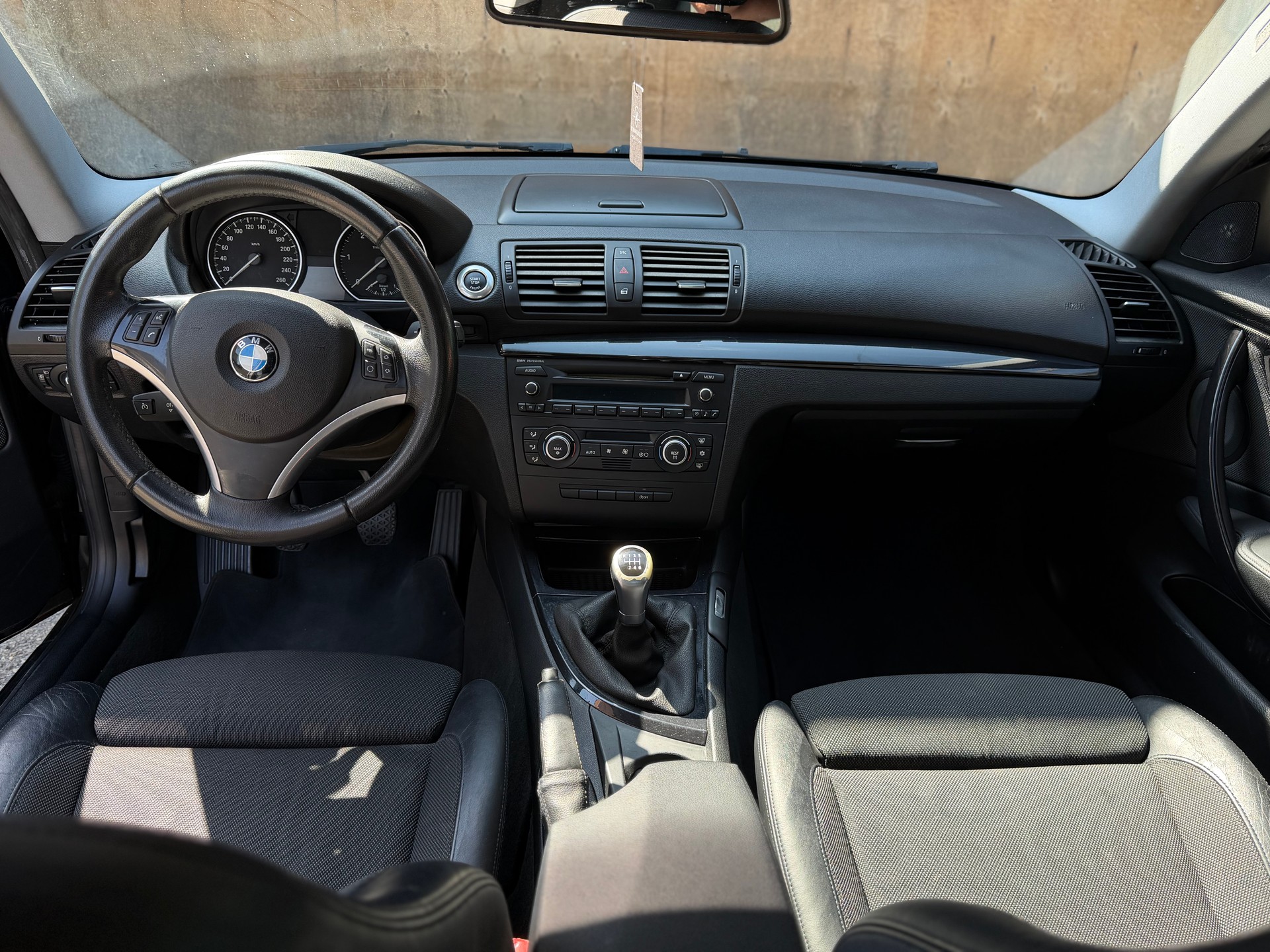 BMW 120d Coupé-image-12