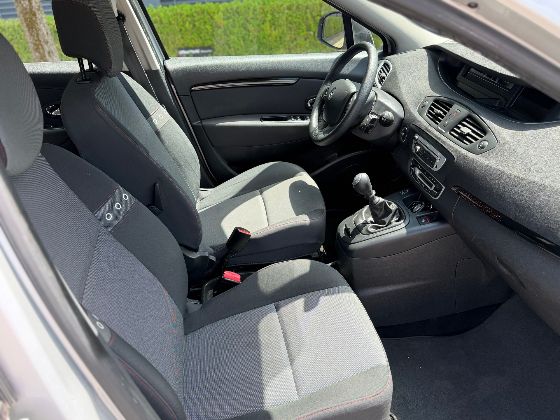 RENAULT Grand Scénic 1.2 16V Turbo Bose Edition-image-12