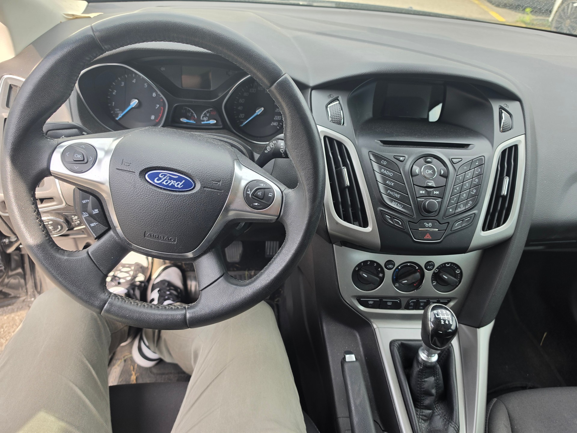 FORD Focus 1.0 SCTi Titanium-image-8