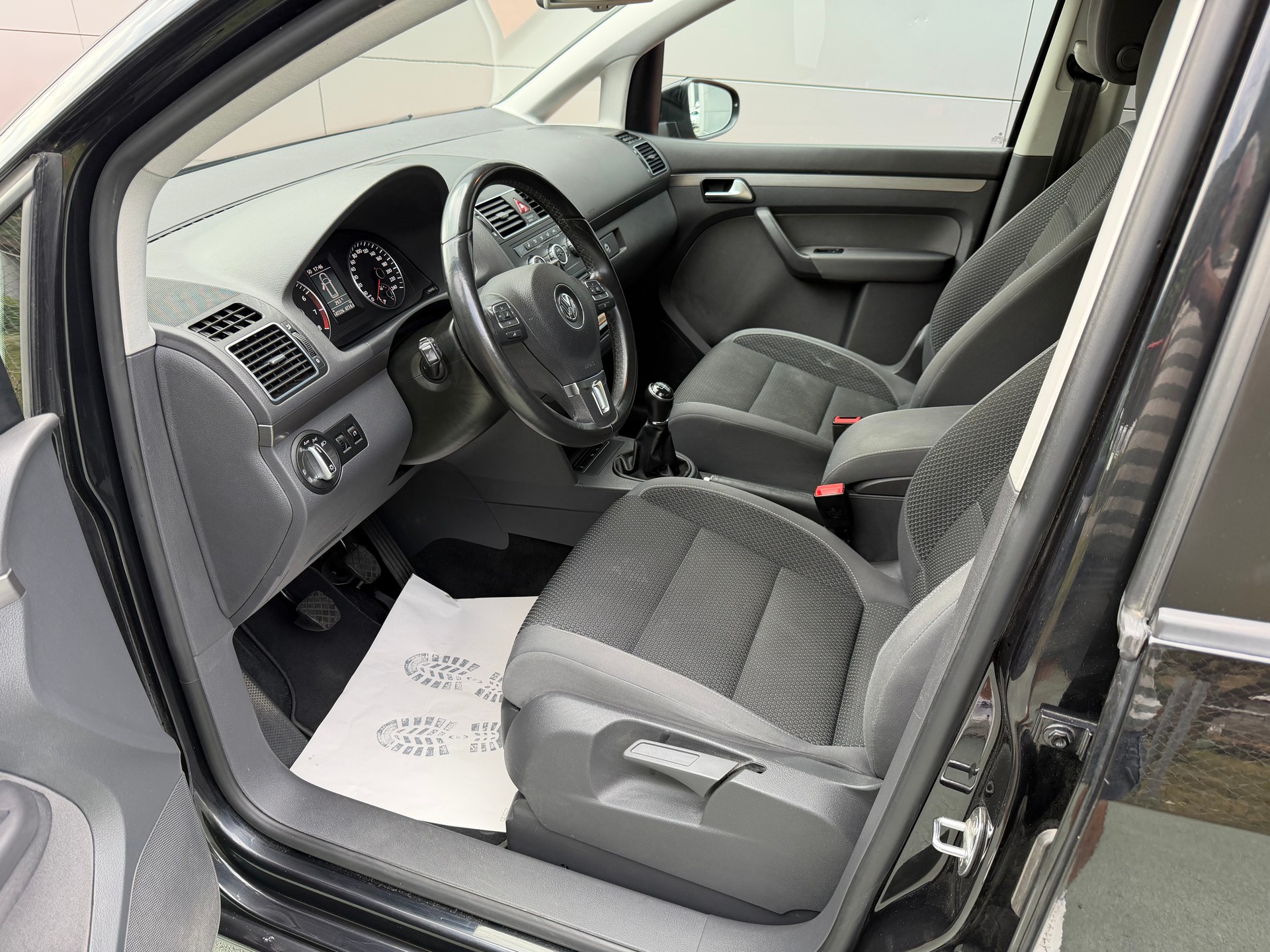 VW Touran 1.4 TSI Trendline-image-8