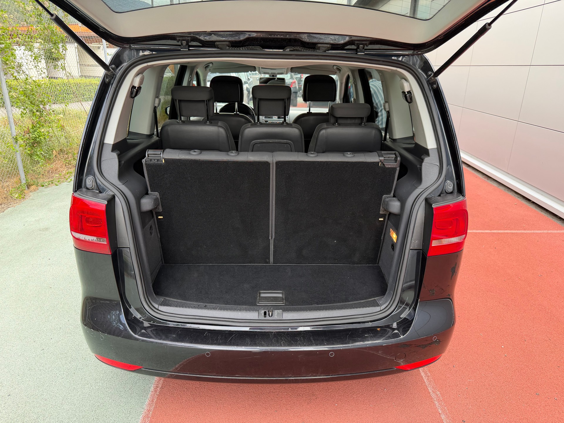 VW Touran 1.4 TSI Trendline-image-12