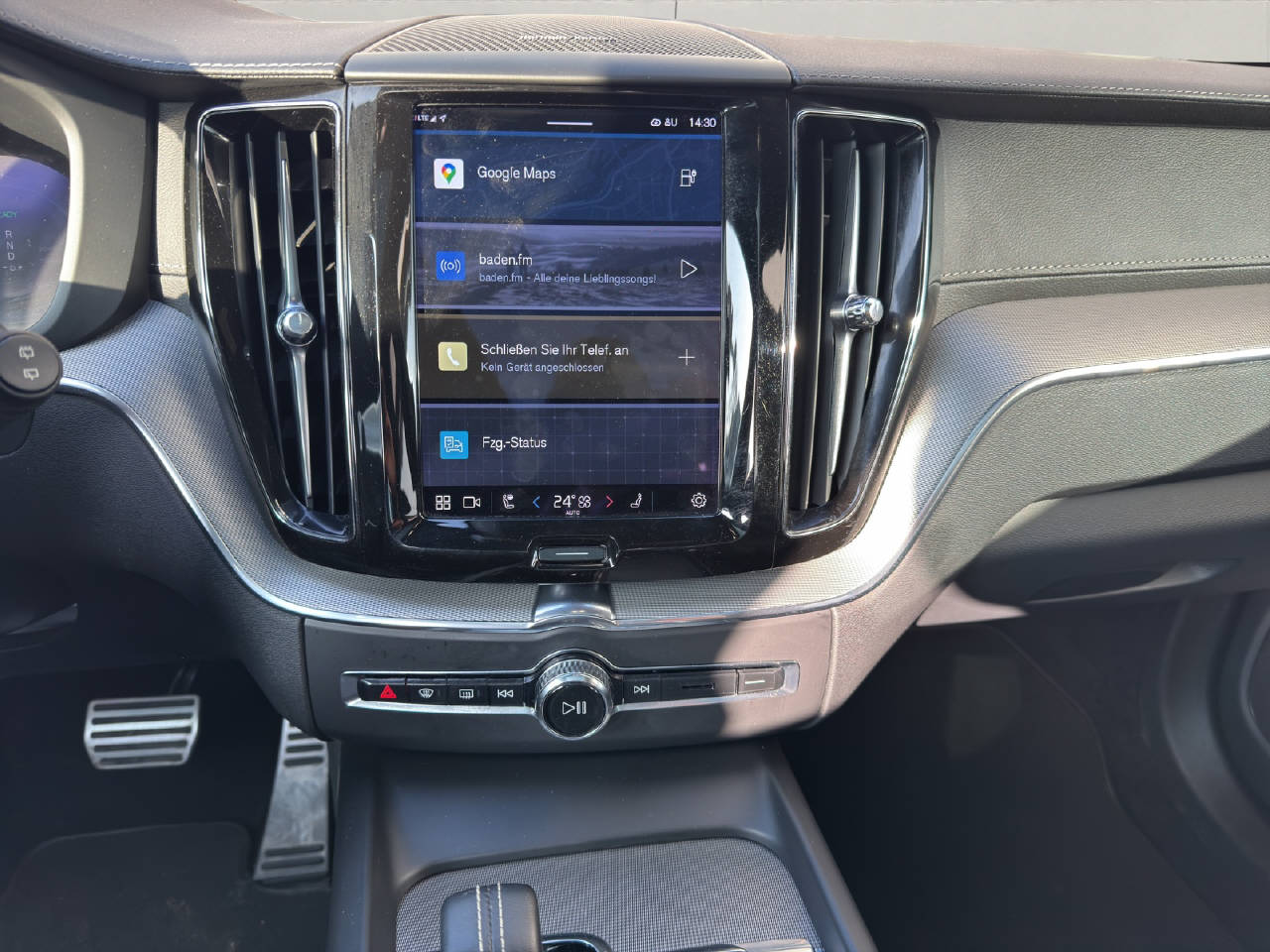 VOLVO XC60 2.0 T8 TE R-Design eAWD-image-9