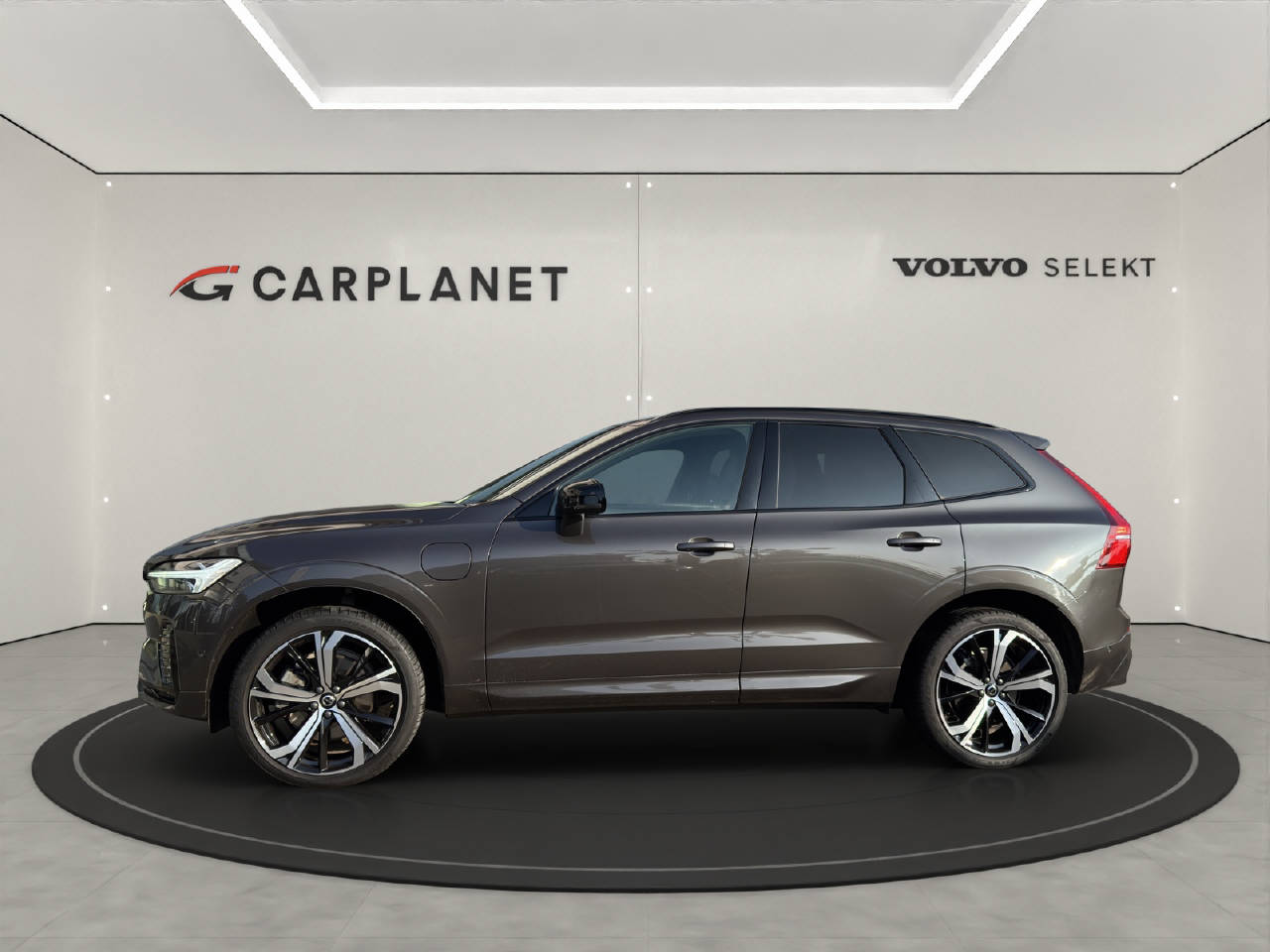 VOLVO XC60 2.0 T8 TE R-Design eAWD-image-2