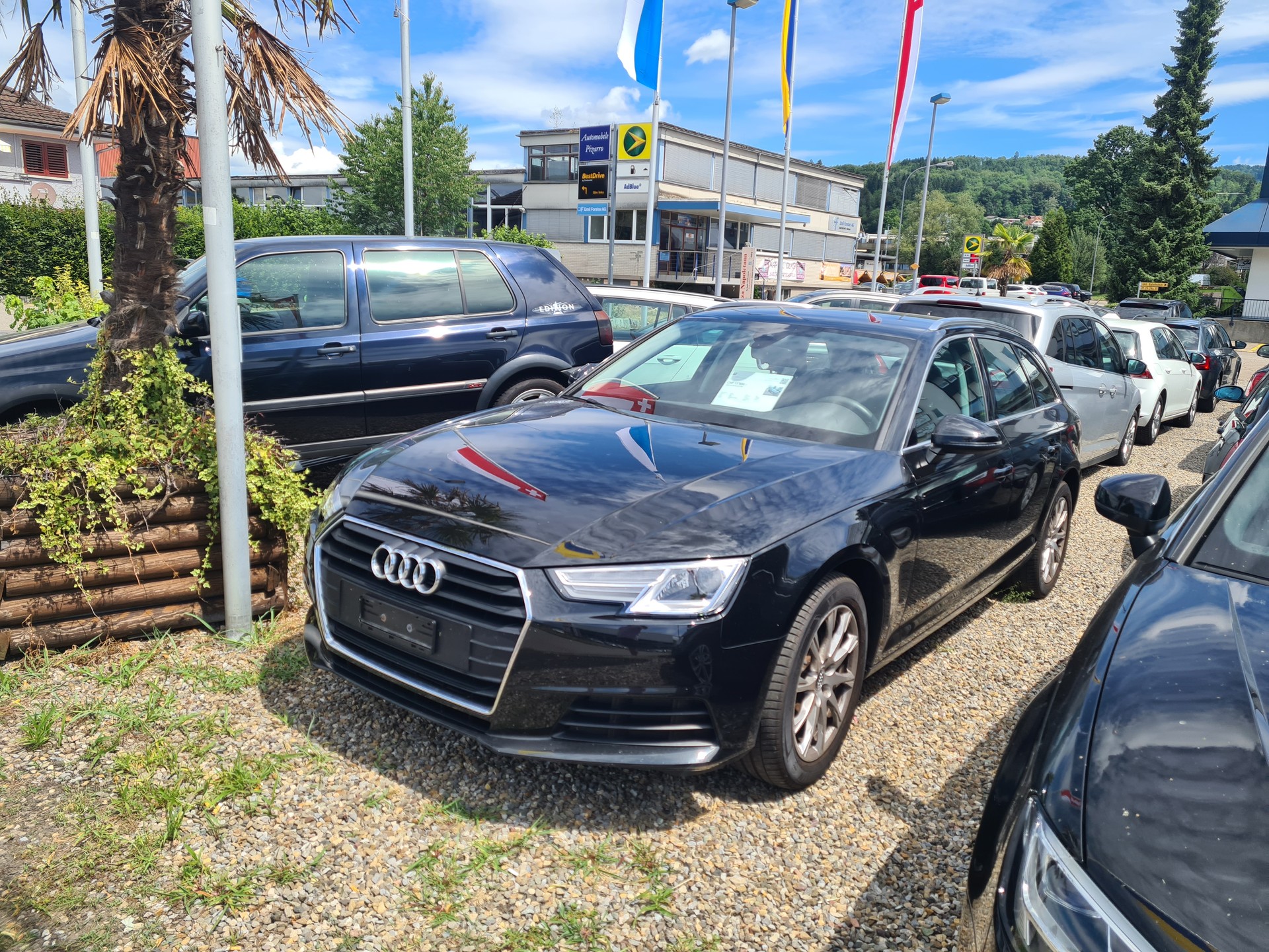 AUDI A4 Avant 2.0 TDI-image-8