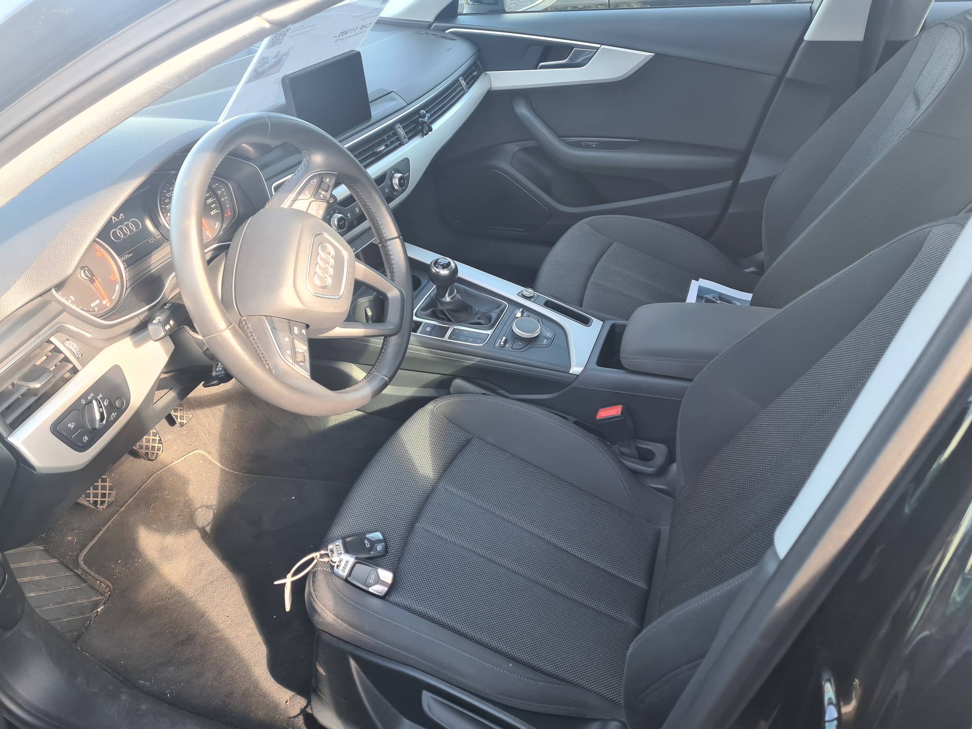 AUDI A4 Avant 2.0 TDI-image-9