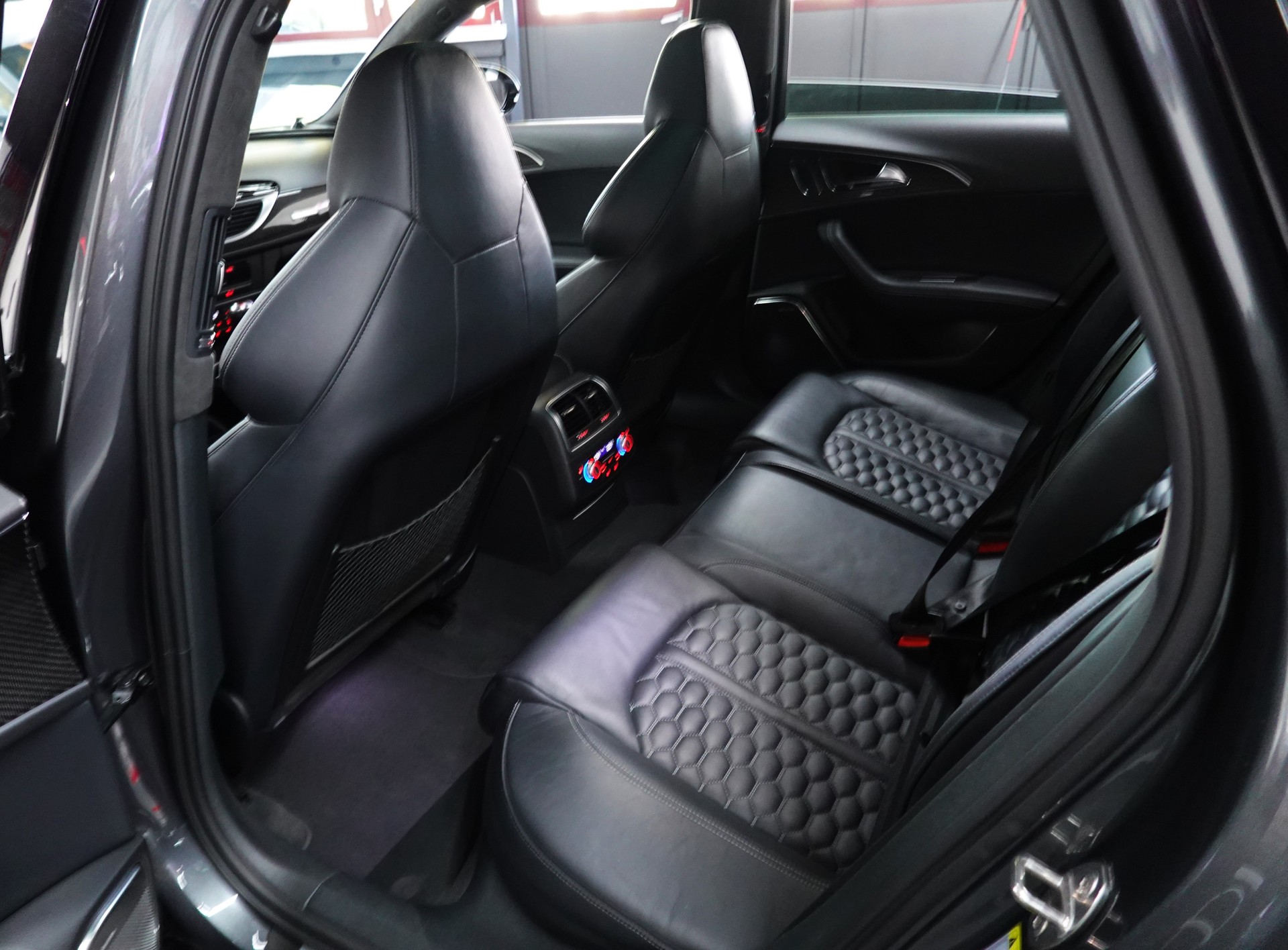 AUDI RS6 AVANT 4.0 TFSI V8 QUATTRO TIPTRONIC FULL ON TOP WOHLFÜHL OASE-image-34