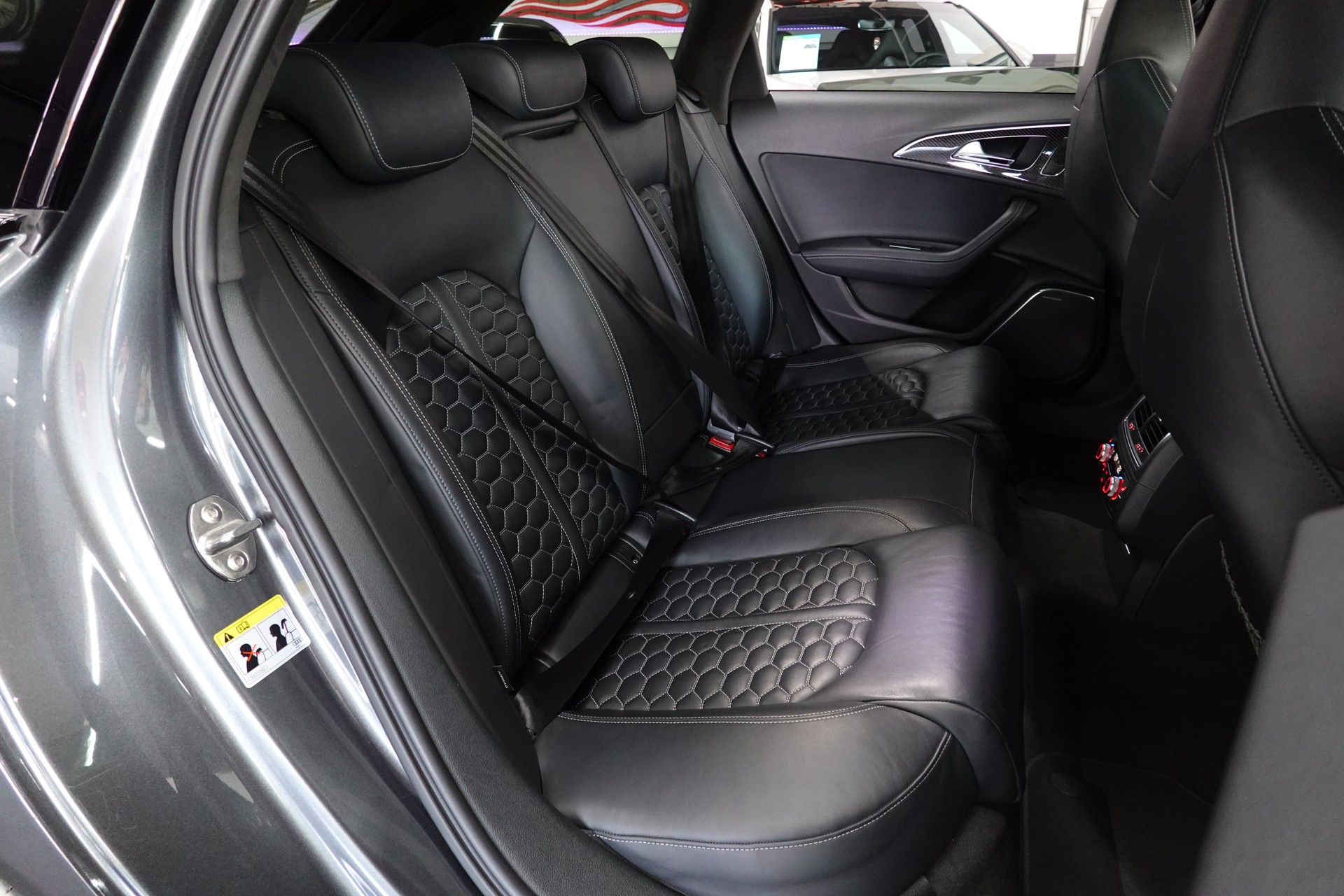 AUDI RS6 AVANT 4.0 TFSI V8 QUATTRO TIPTRONIC FULL ON TOP WOHLFÜHL OASE-image-38