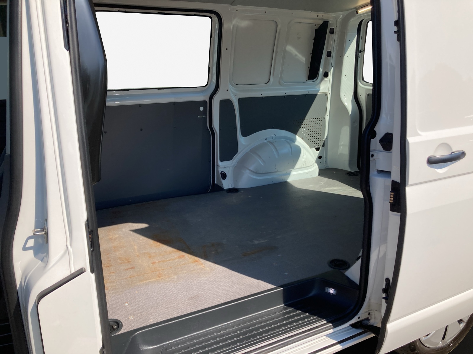 VW T6.1 2.0 TDI-image-11