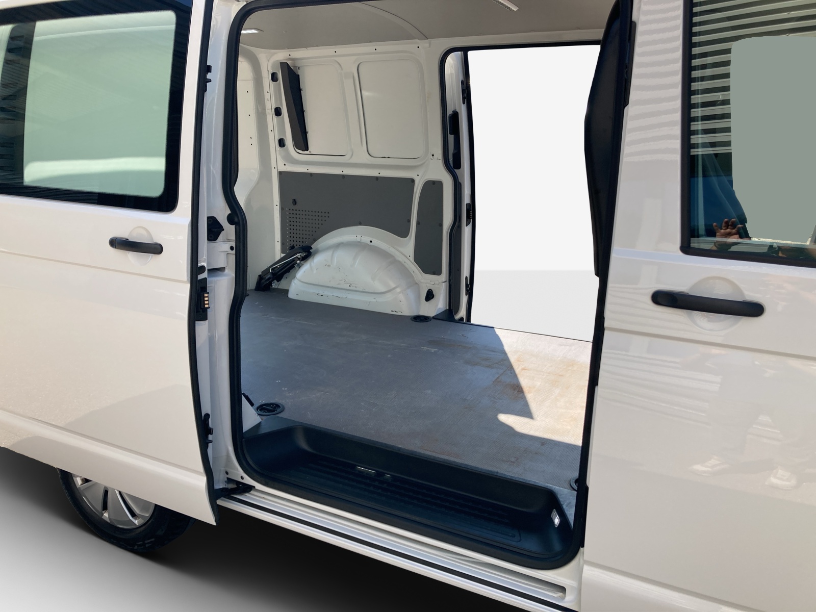 VW T6.1 2.0 TDI-image-13