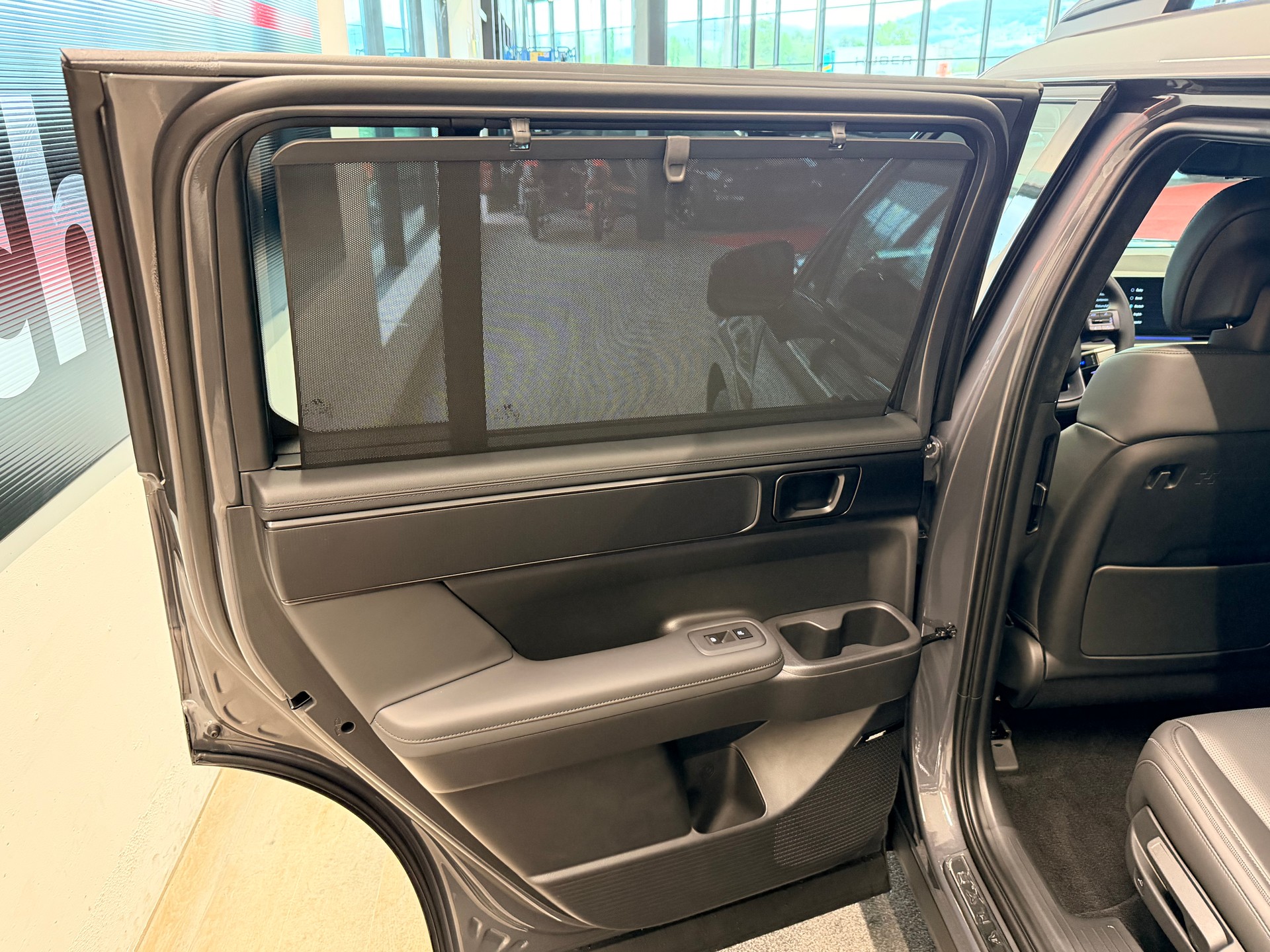 HYUNDAI Santa Fe 1.6 T-GDi PHEV Calligraphy 4WD Automatic-image-19
