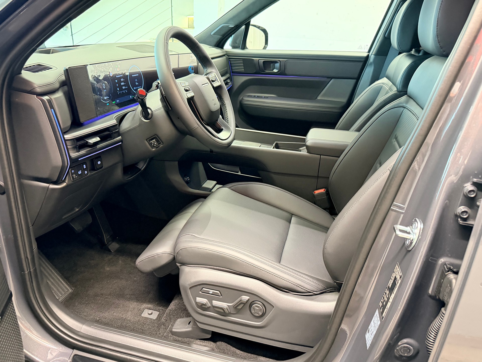 HYUNDAI Santa Fe 1.6 T-GDi PHEV Calligraphy 4WD Automatic-image-16