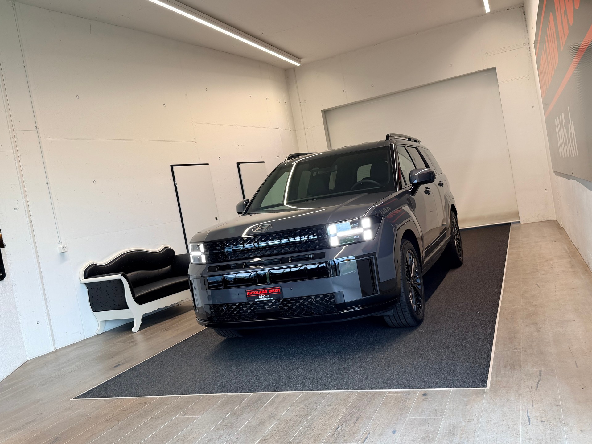 HYUNDAI Santa Fe 1.6 T-GDi PHEV Calligraphy 4WD Automatic-image-2
