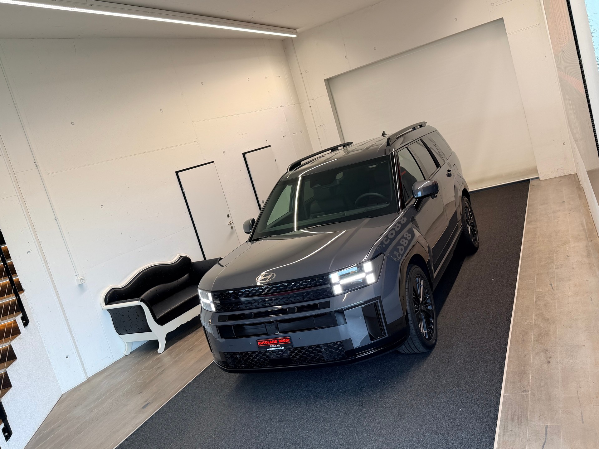 HYUNDAI Santa Fe 1.6 T-GDi PHEV Calligraphy 4WD Automatic-image-3