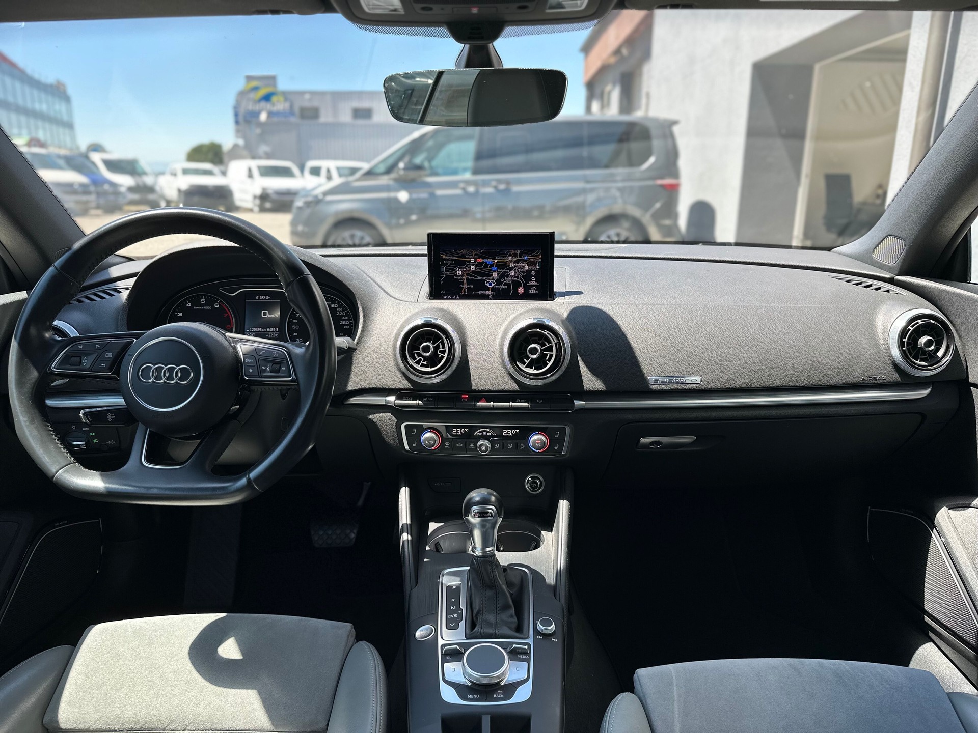 AUDI A3 Cabriolet 2.0 TFSI quattro S-tronic-image-6