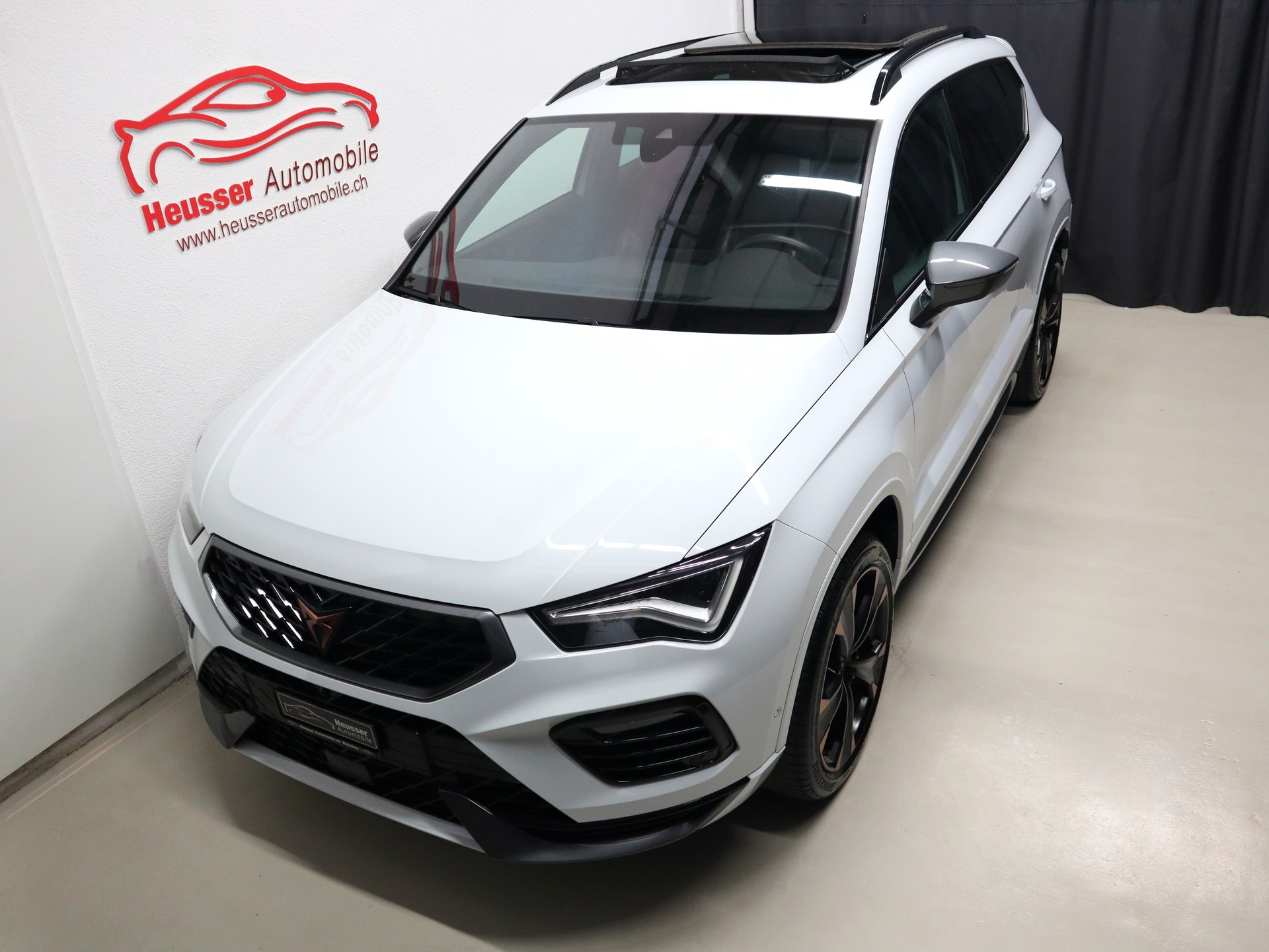 CUPRA Ateca 2.0TSI VZ 4Drive DSG - Limited Edition - Panorama - Navi - AKRAPOVIC - Beats - BREMBO - 360° Kamera - AHK - 300 PS-image-2